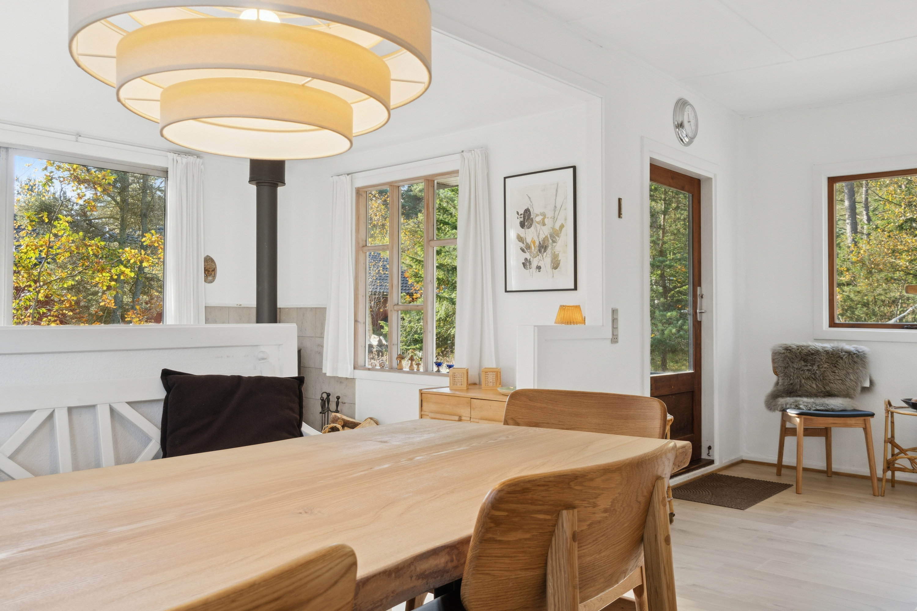 Fremhævet spisestue billede i fuldskærmstilstand. Billede af Vigen 2, Snogebæk, 3730 Nexø