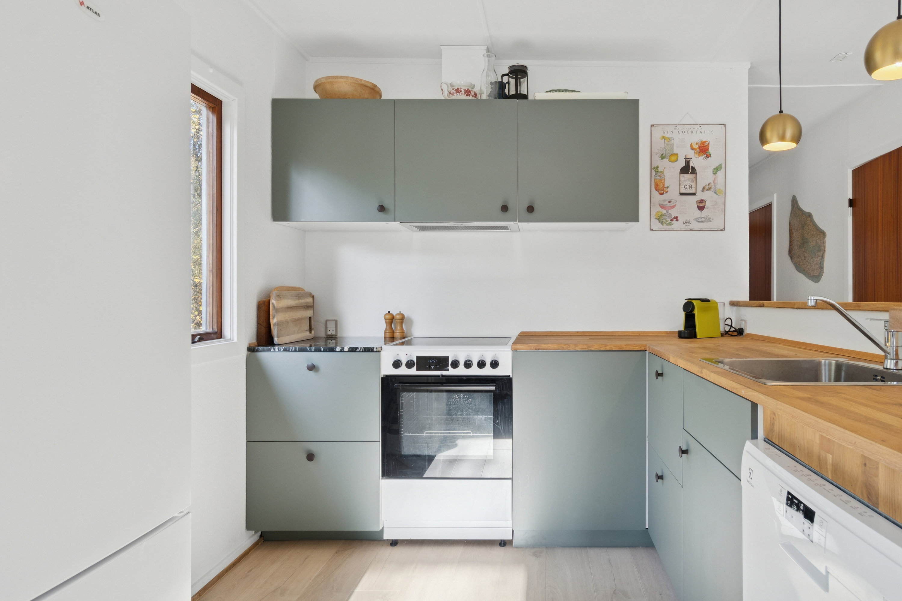 Fremhævet køkken billede i fuldskærmstilstand. Billede af Vigen 2, Snogebæk, 3730 Nexø