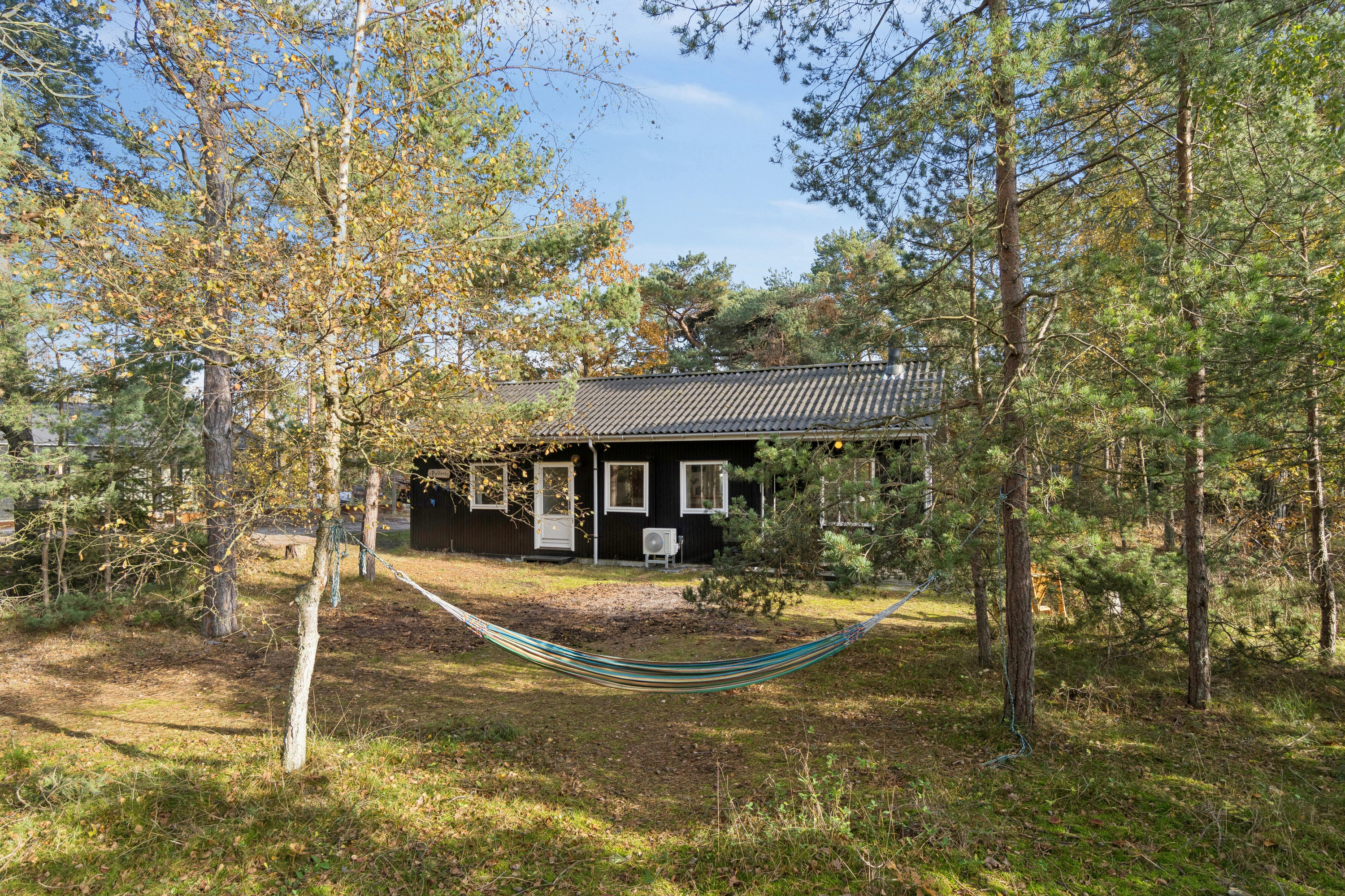 Miniaturebillede 1: set fra haven. Billede af Vigen 2, Snogebæk, 3730 Nexø