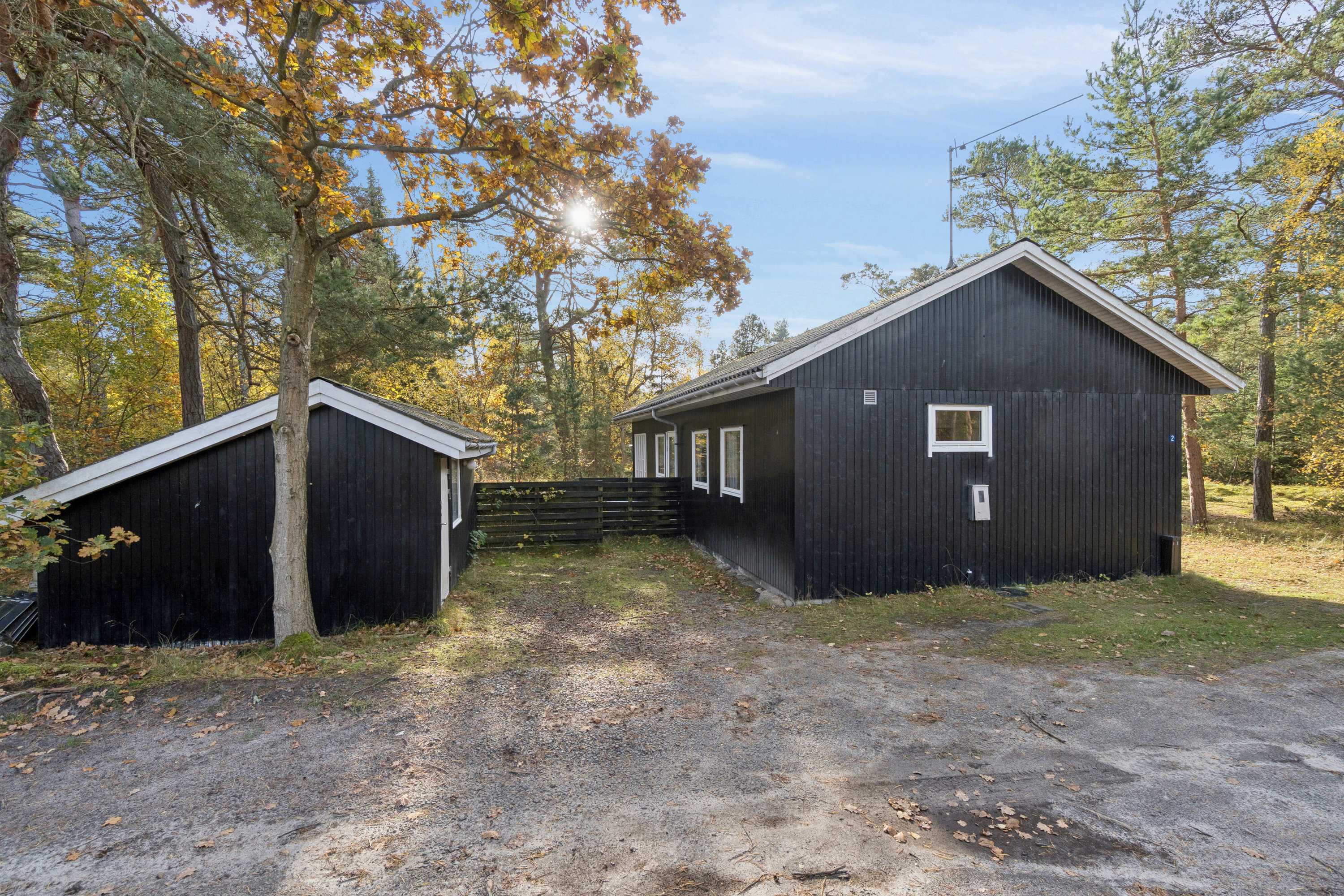 Fremhævet set fra vejen billede i fuldskærmstilstand. Billede af Vigen 2, Snogebæk, 3730 Nexø