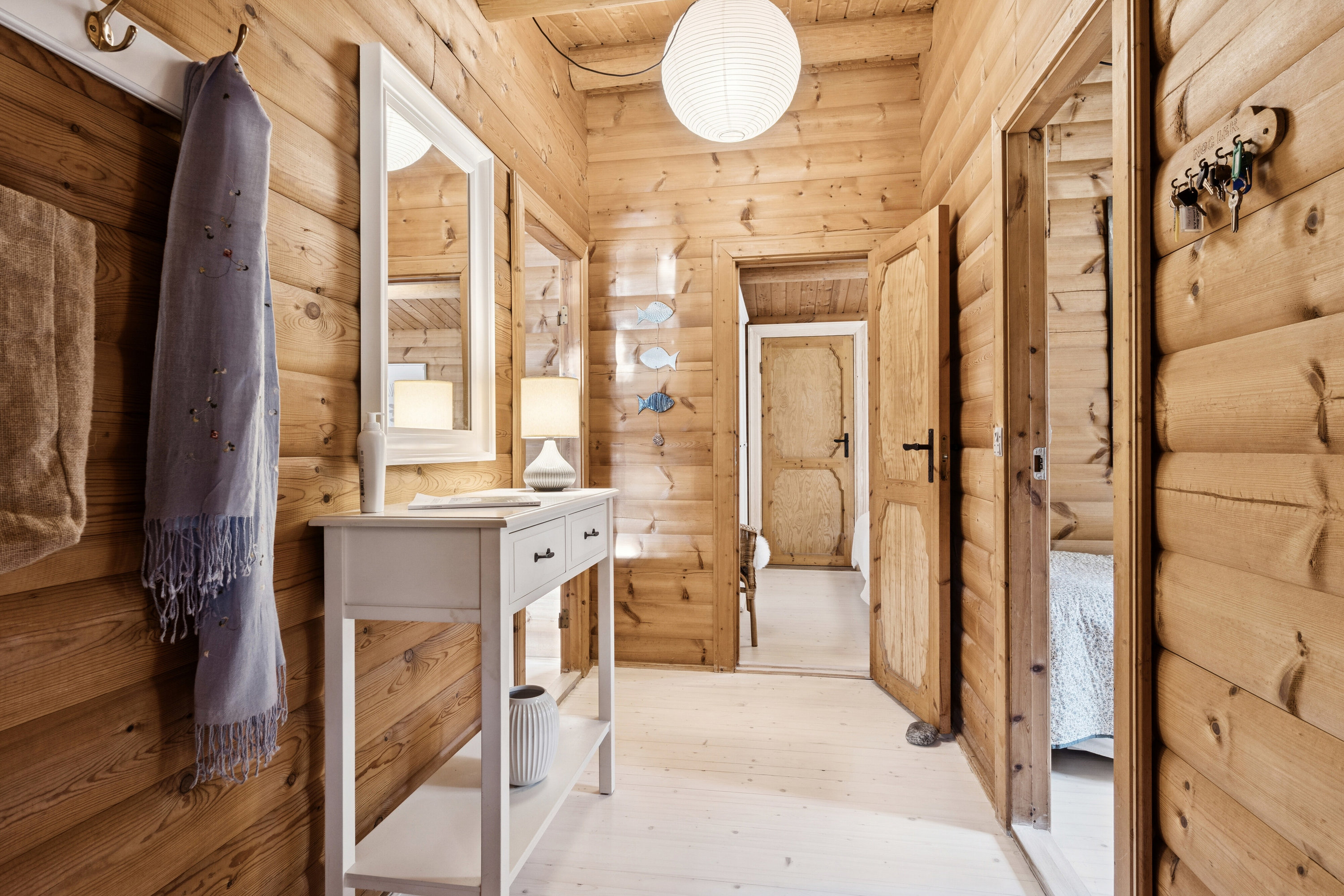 Fremhævet gang billede i fuldskærmstilstand. Billede af Lindevangen 1, 4581 Rørvig