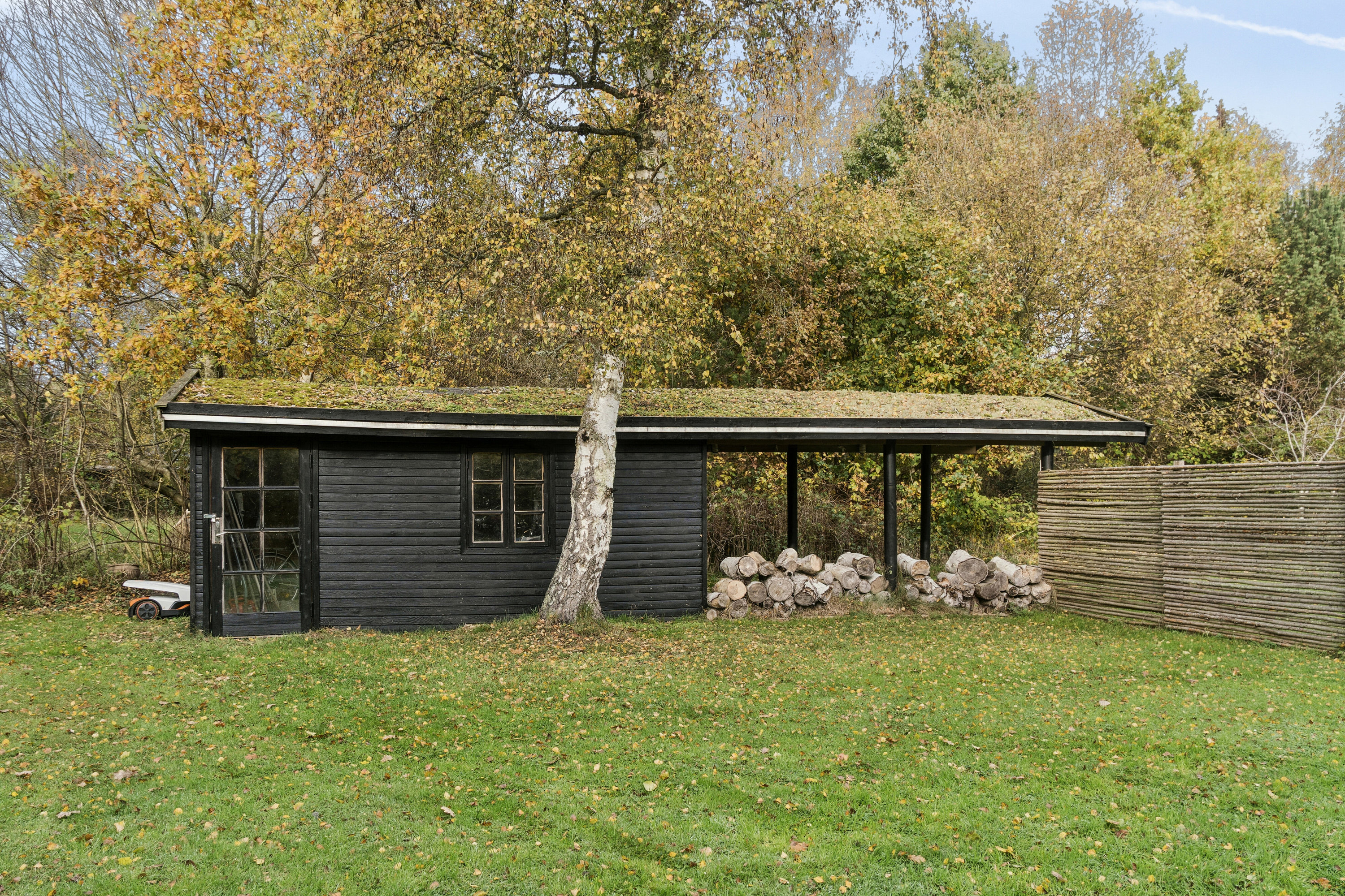 Fremhævet set fra haven billede i fuldskærmstilstand. Billede af Lindevangen 1, 4581 Rørvig