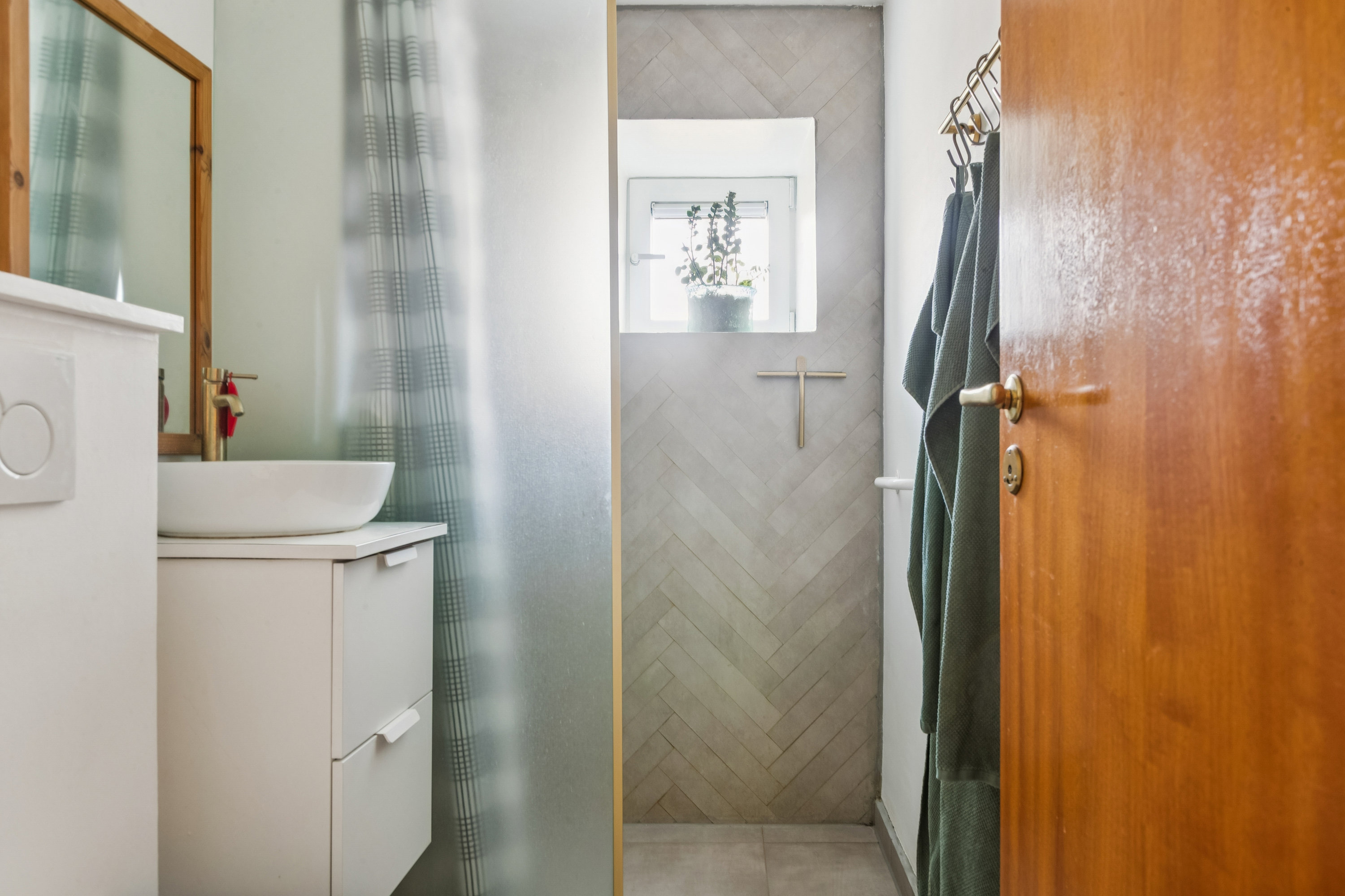 Fremhævet badeværelse billede i fuldskærmstilstand. Billede af Snerlevej 60, 1. th., 3000 Helsingør