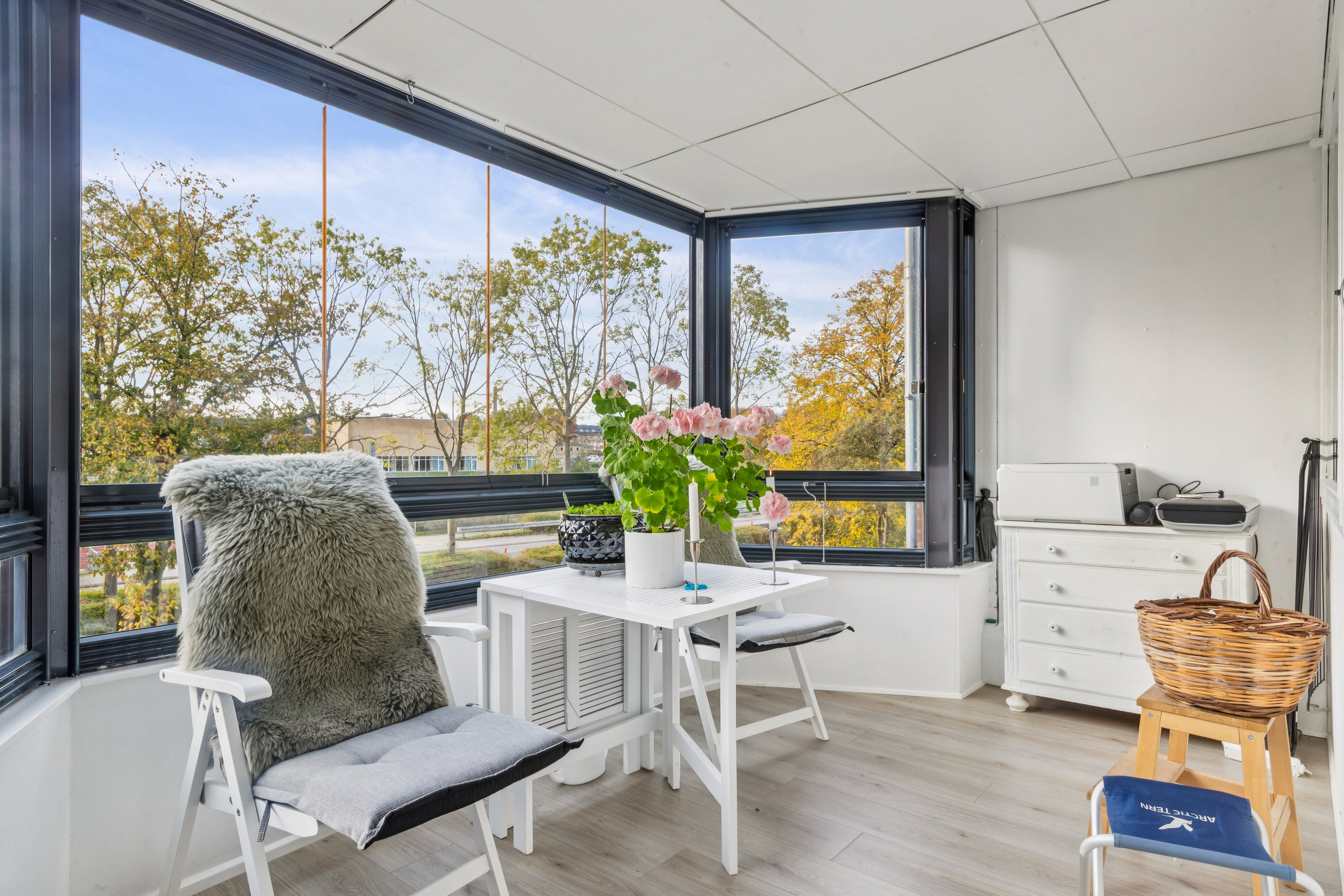 Miniaturebillede 1: stue. Billede af Snerlevej 60, 1. th., 3000 Helsingør