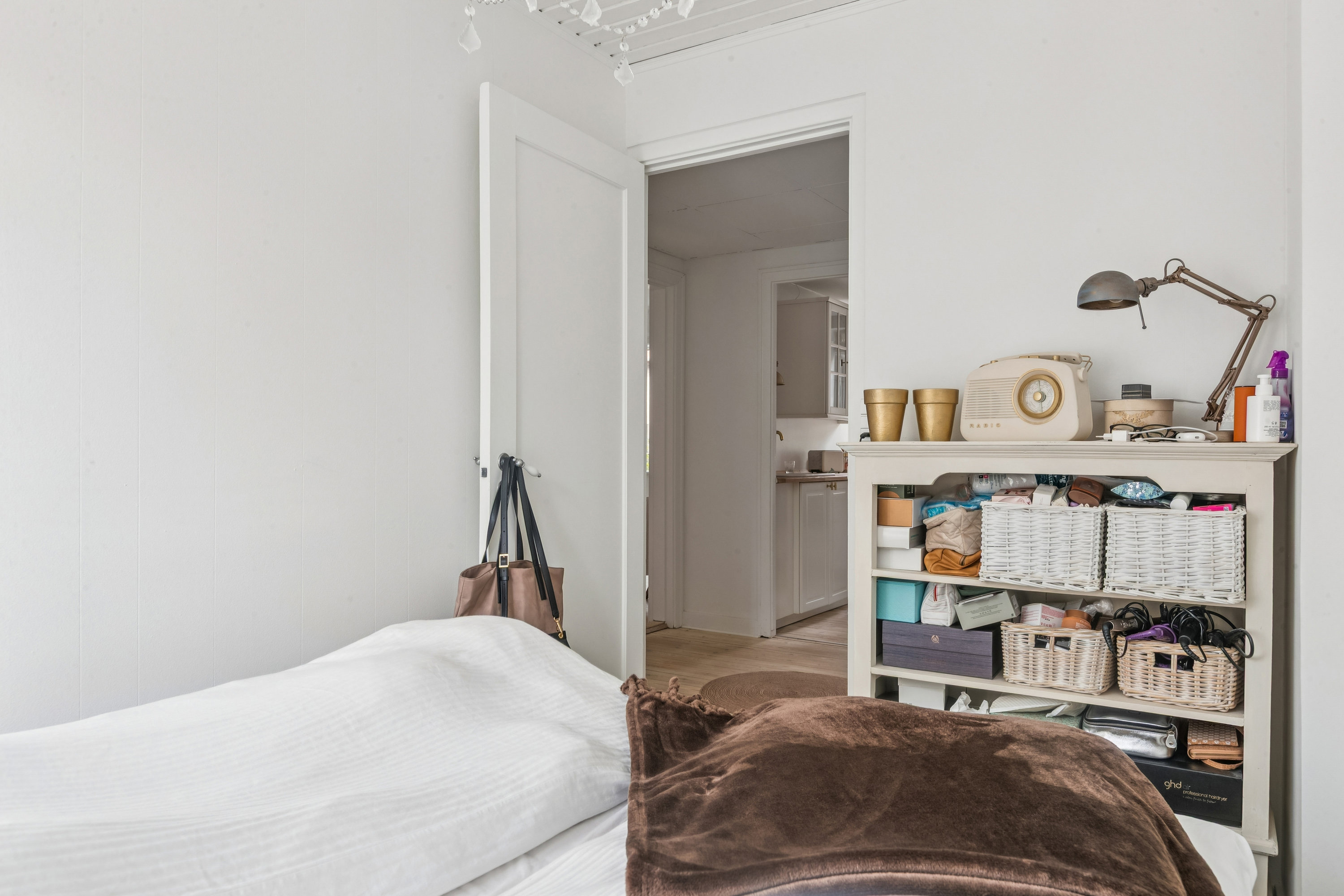 Fremhævet værelse billede i fuldskærmstilstand. Billede af Sabroesvej 19F, st.. th., 3000 Helsingør