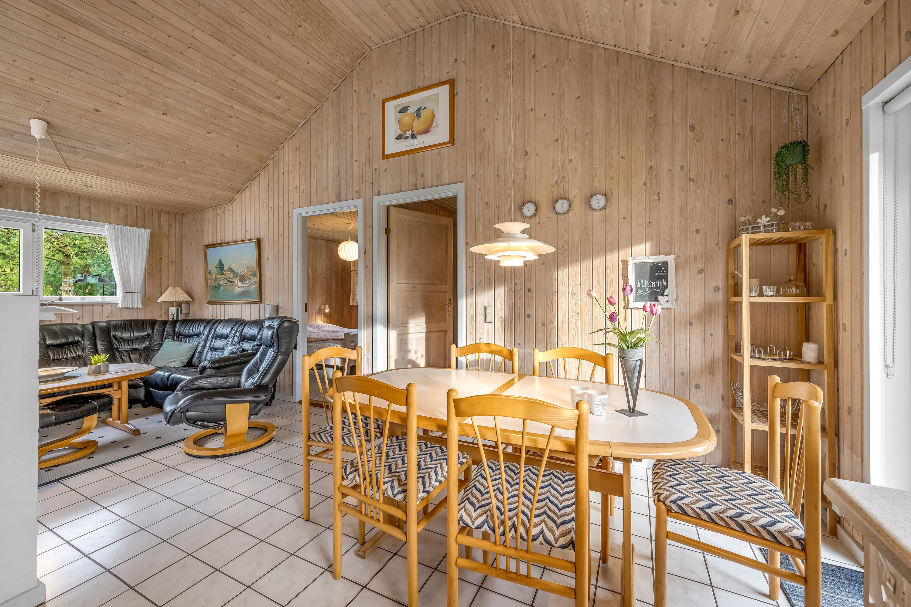 Fremhævet stue billede i fuldskærmstilstand. Billede af Søndervang 79, Lønne, 6830 Nørre Nebel