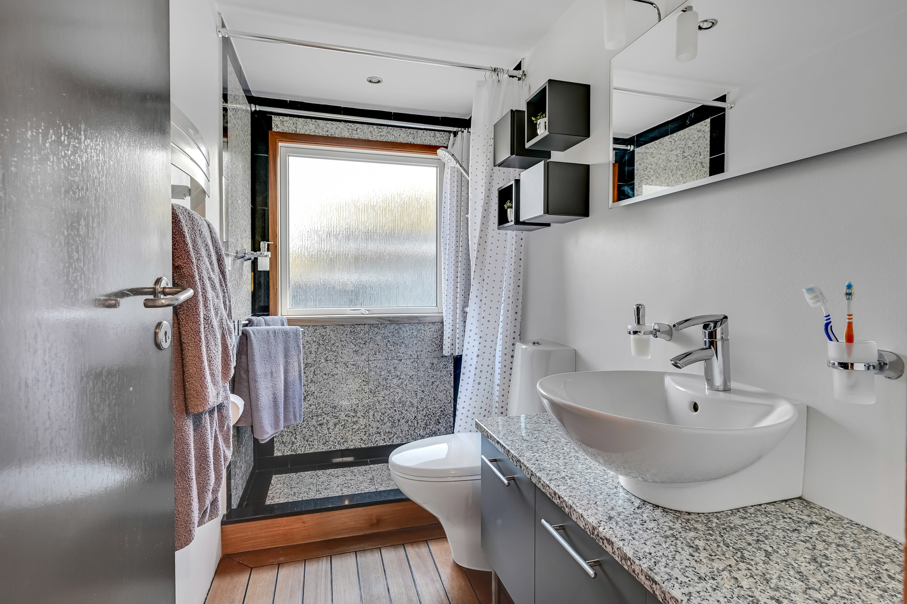 Fremhævet badeværelse billede i fuldskærmstilstand. Billede af Store Klit 63, Rindby Strand, 6720 Fanø