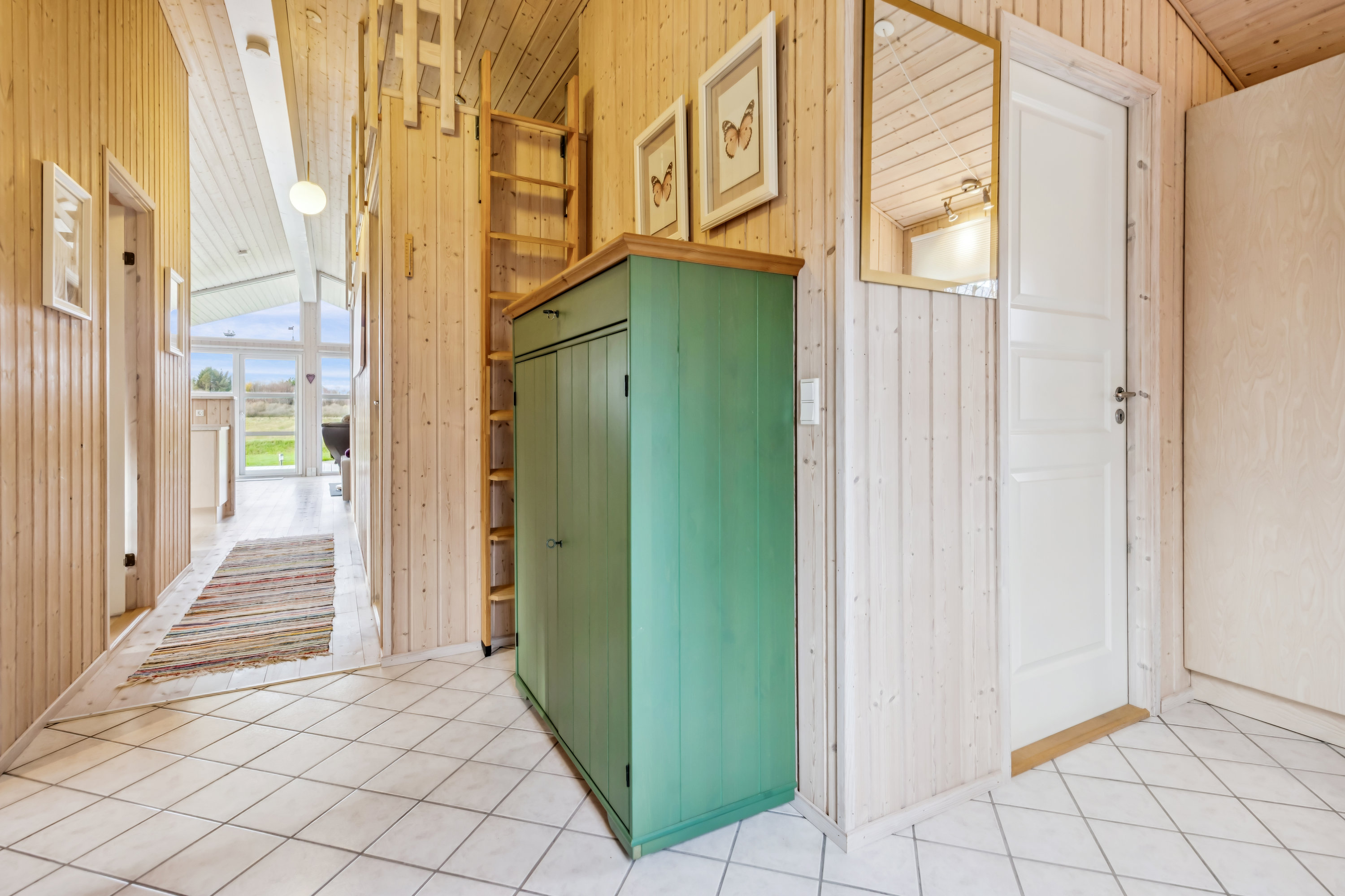 Fremhævet gang billede i fuldskærmstilstand. Billede af Engdraget 8, Hou, 9370 Hals