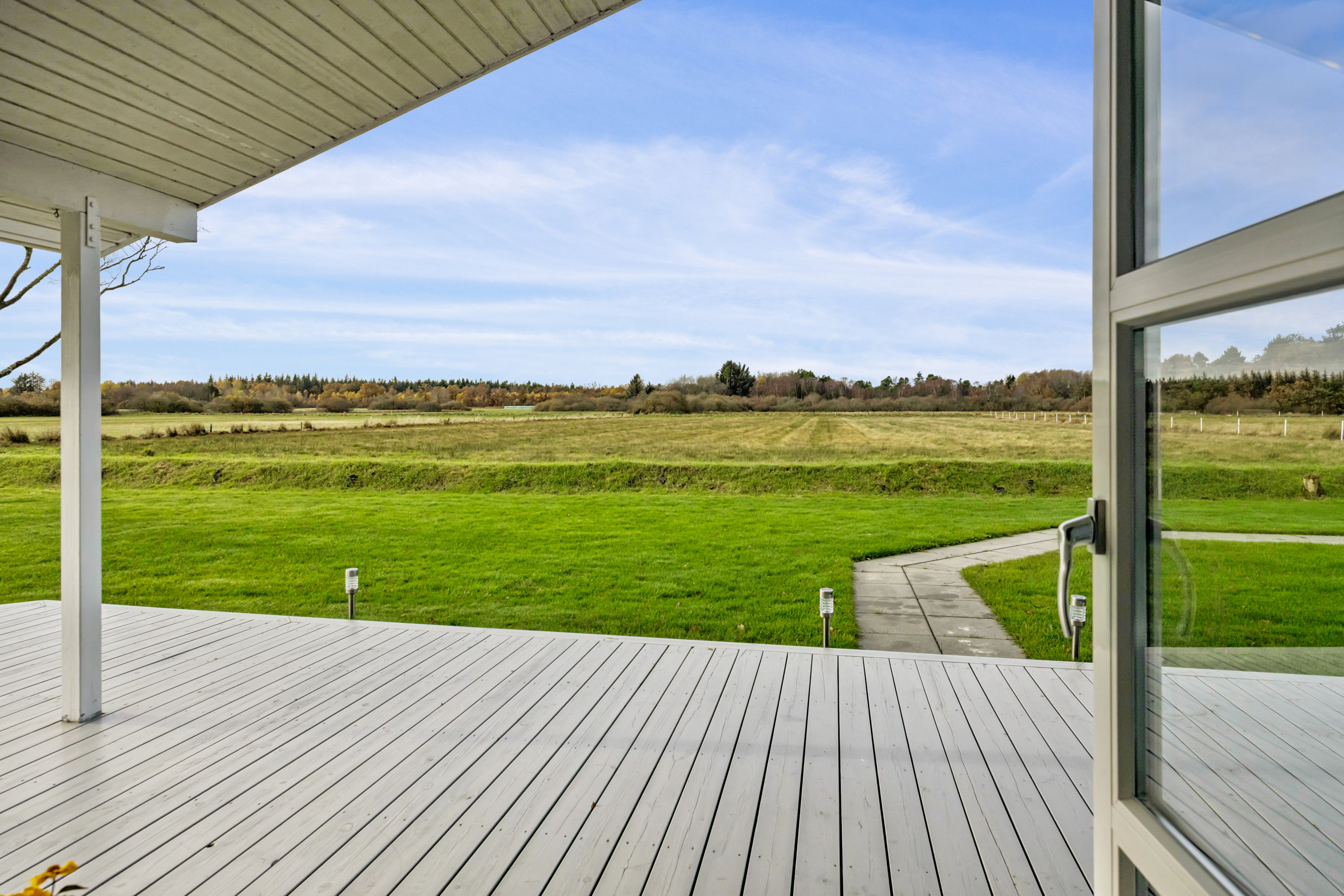 Miniaturebillede 1: terrasse. Billede af Engdraget 8, Hou, 9370 Hals