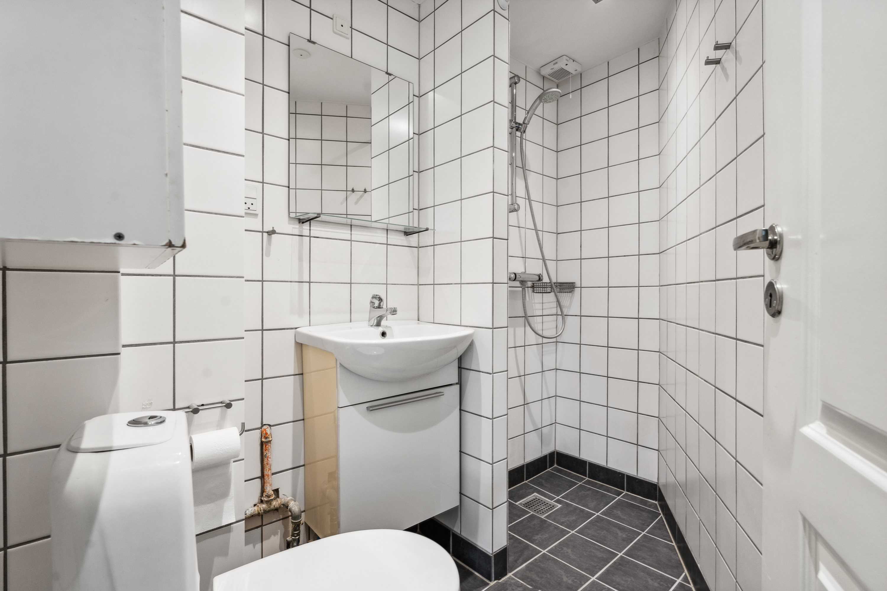 Fremhævet badeværelse billede i fuldskærmstilstand. Billede af Vester Altanvej 28, st.. th., 8900 Randers C