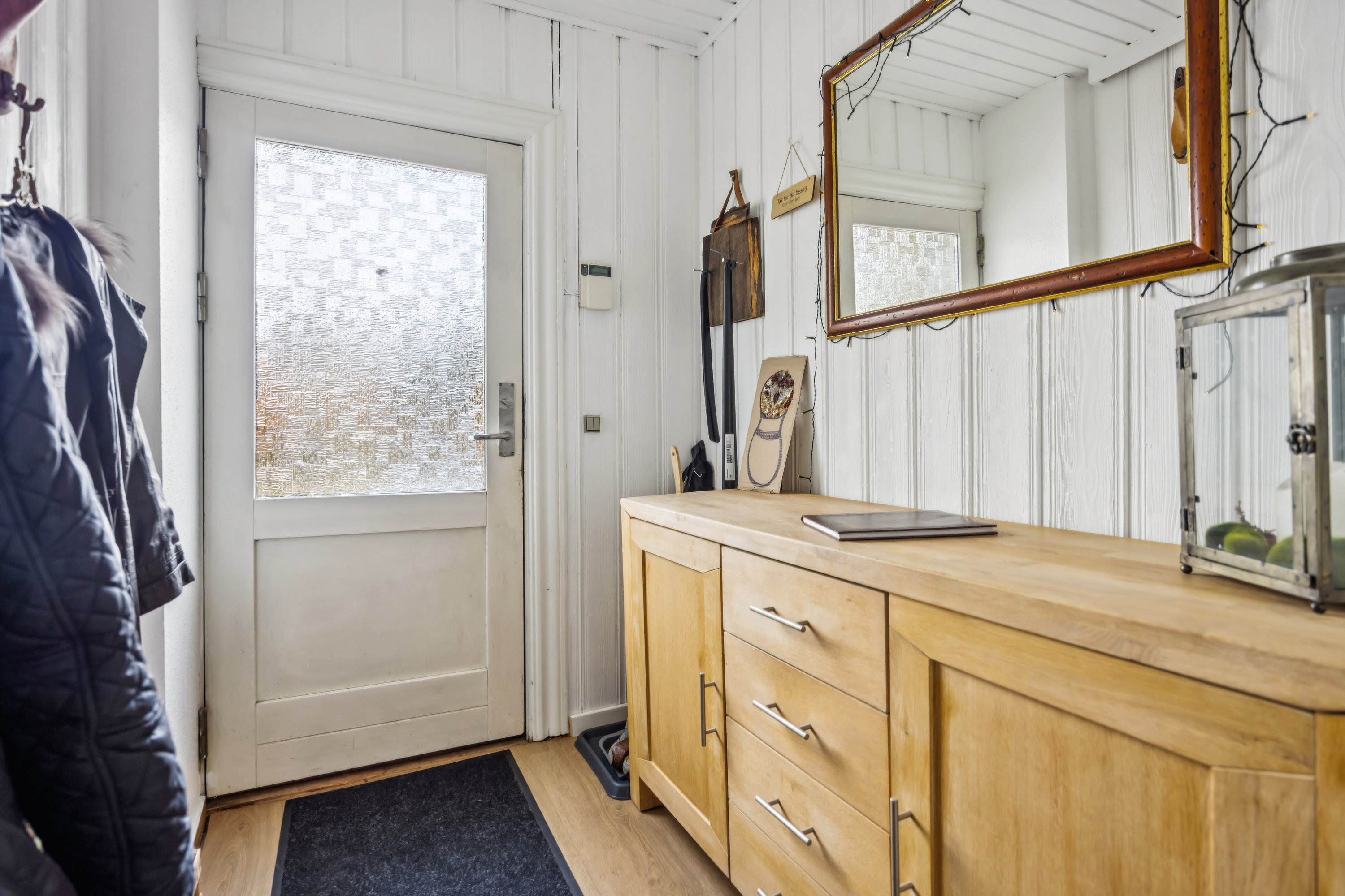 Fremhævet gang billede i fuldskærmstilstand. Billede af Lille Østergade 2, 9370 Hals