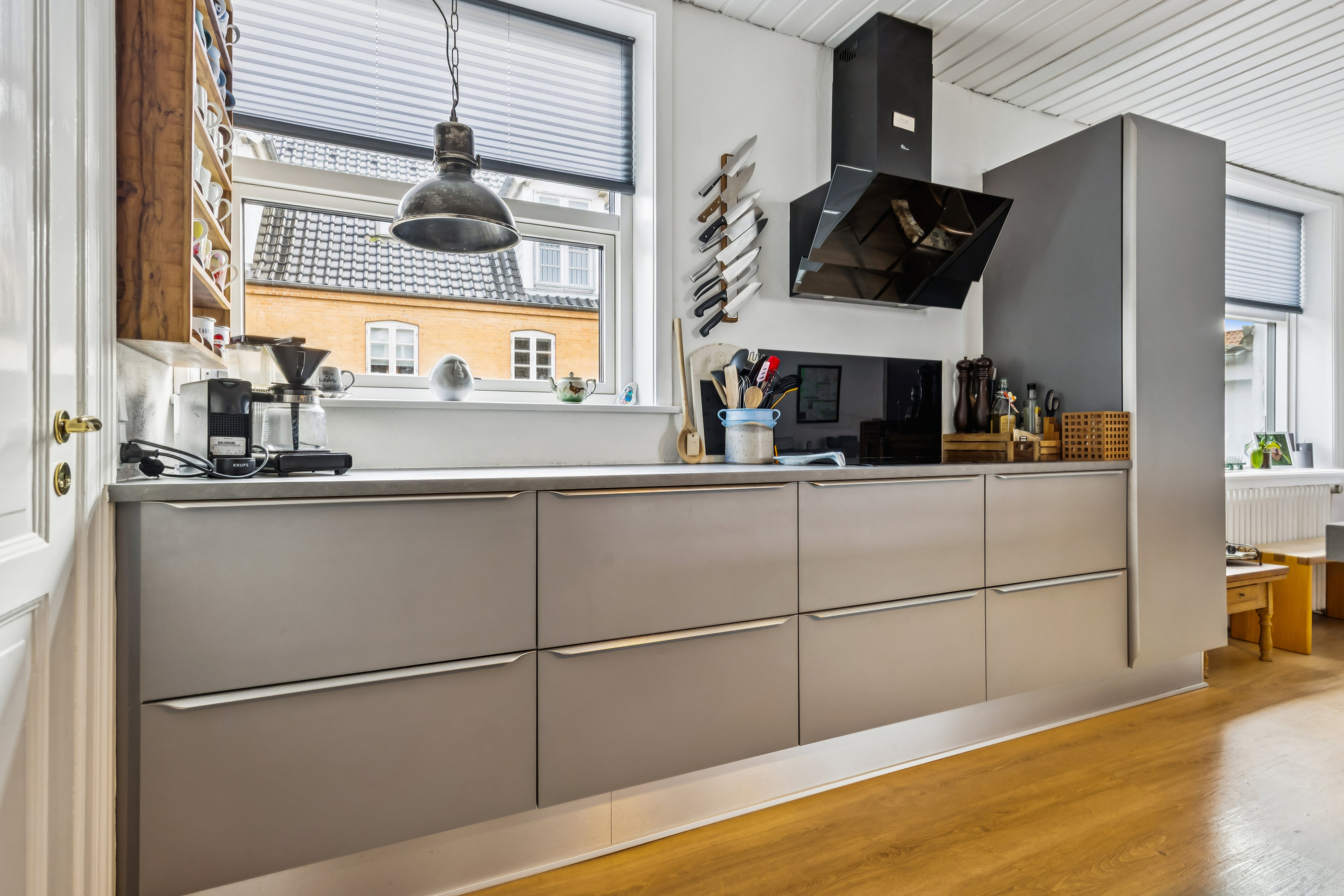Fremhævet køkken billede i fuldskærmstilstand. Billede af Lille Østergade 2, 9370 Hals