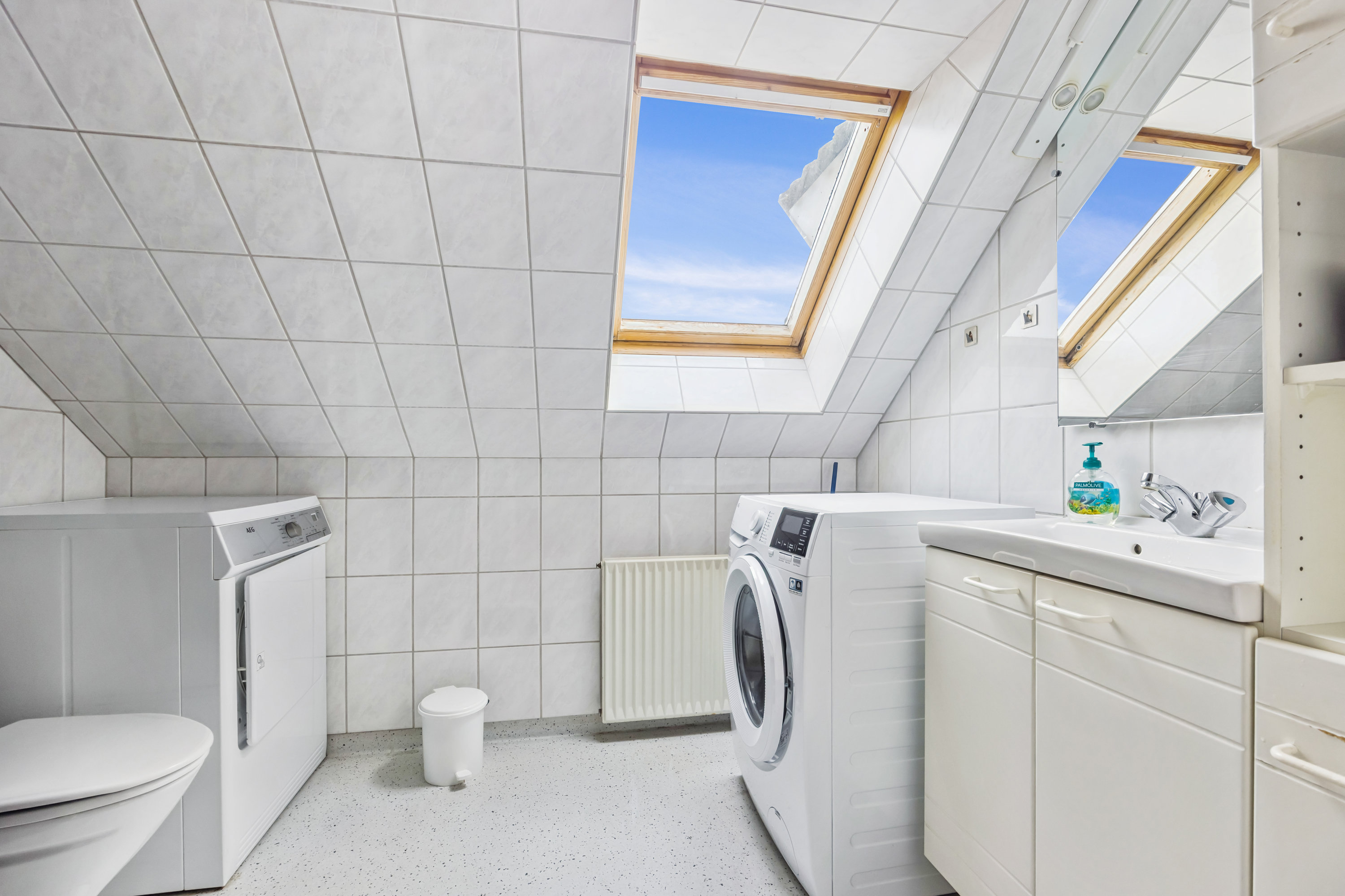 Fremhævet badeværelse billede i fuldskærmstilstand. Billede af Lille Østergade 2, 9370 Hals