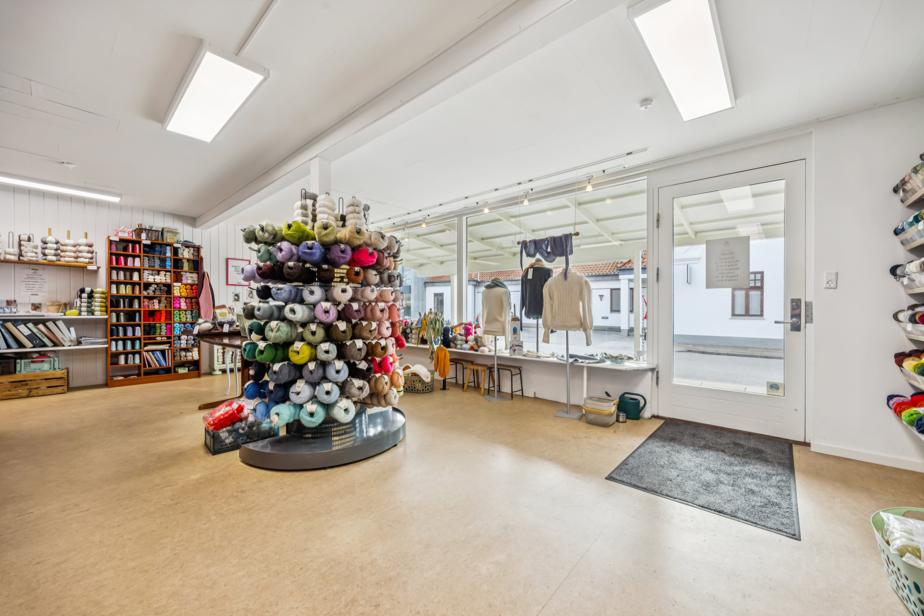 Fremhævet stue billede i fuldskærmstilstand. Billede af Lille Østergade 2, 9370 Hals