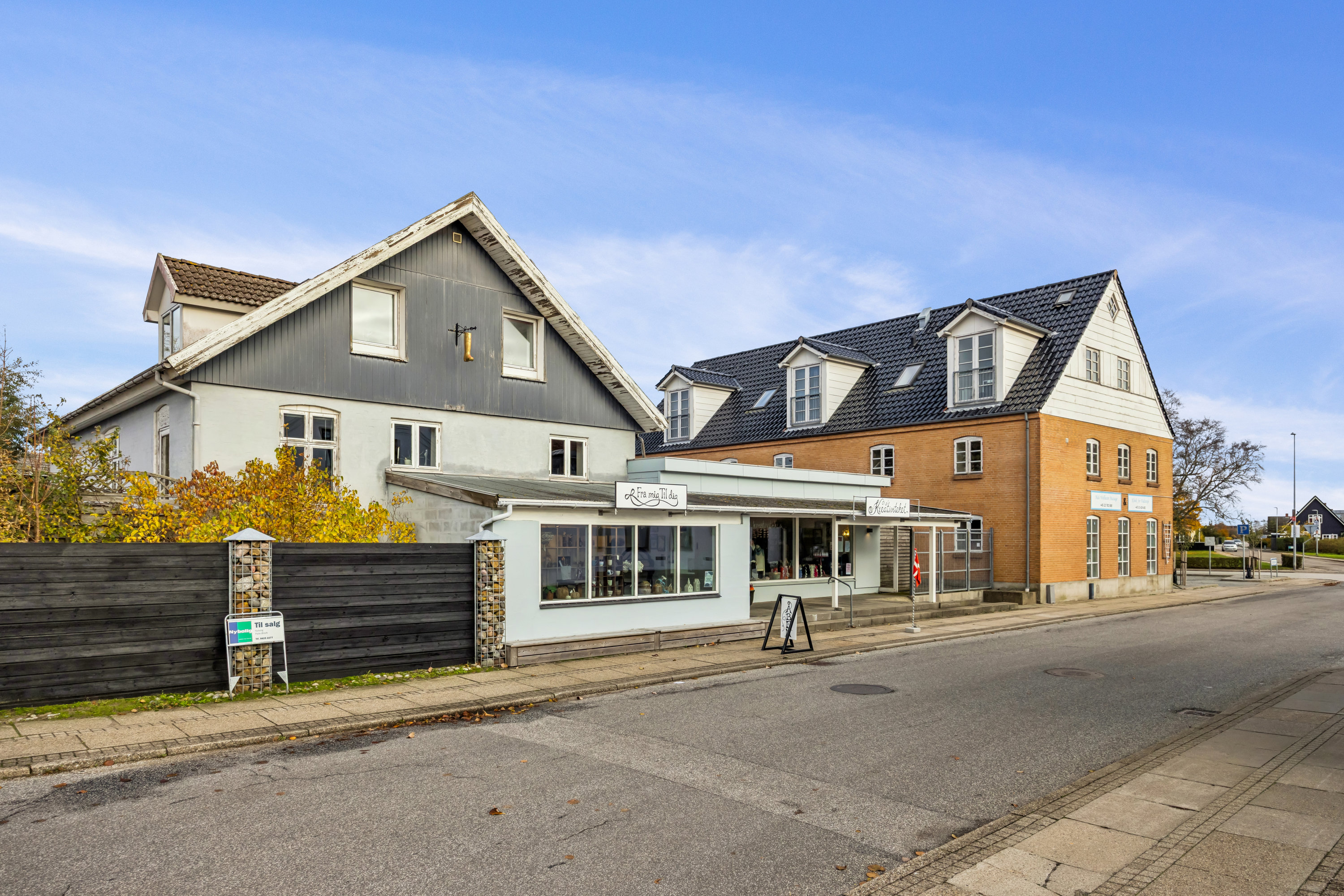 Fremhævet andet billede i fuldskærmstilstand. Billede af Lille Østergade 2, 9370 Hals