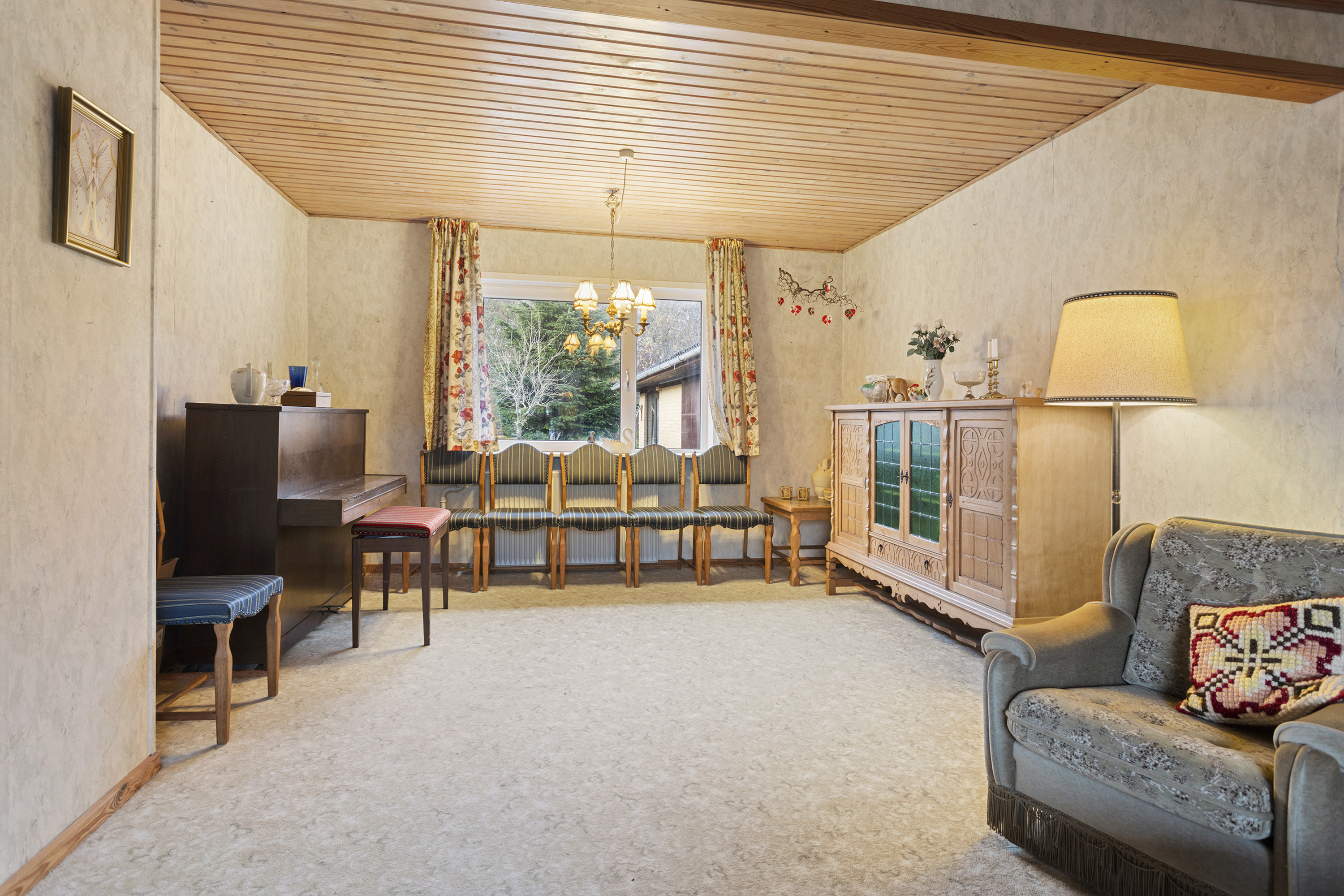 Fremhævet stue billede i fuldskærmstilstand. Billede af Åhavevej 26, Voerså, 9300 Sæby