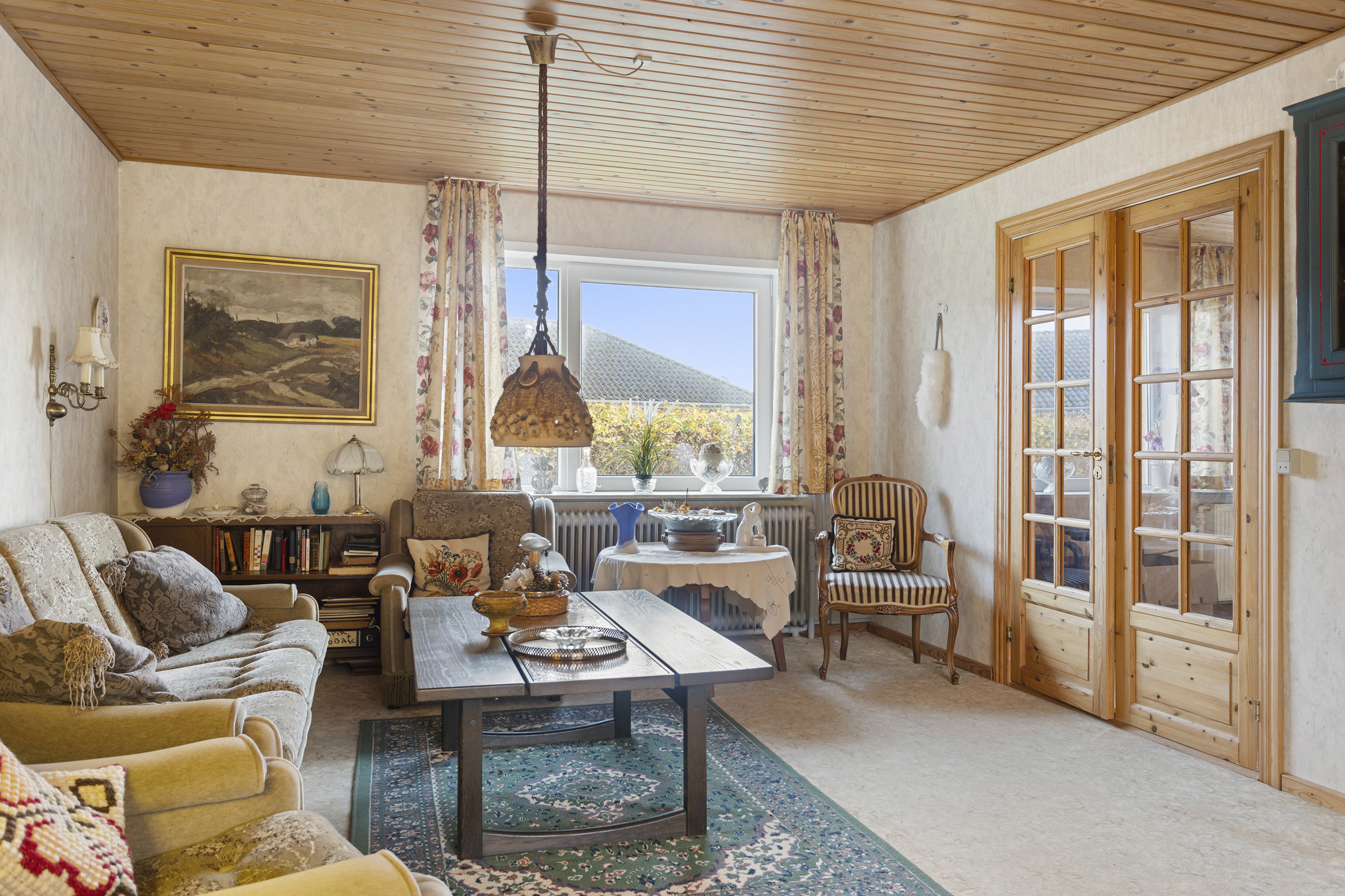 Fremhævet stue billede i fuldskærmstilstand. Billede af Åhavevej 26, Voerså, 9300 Sæby