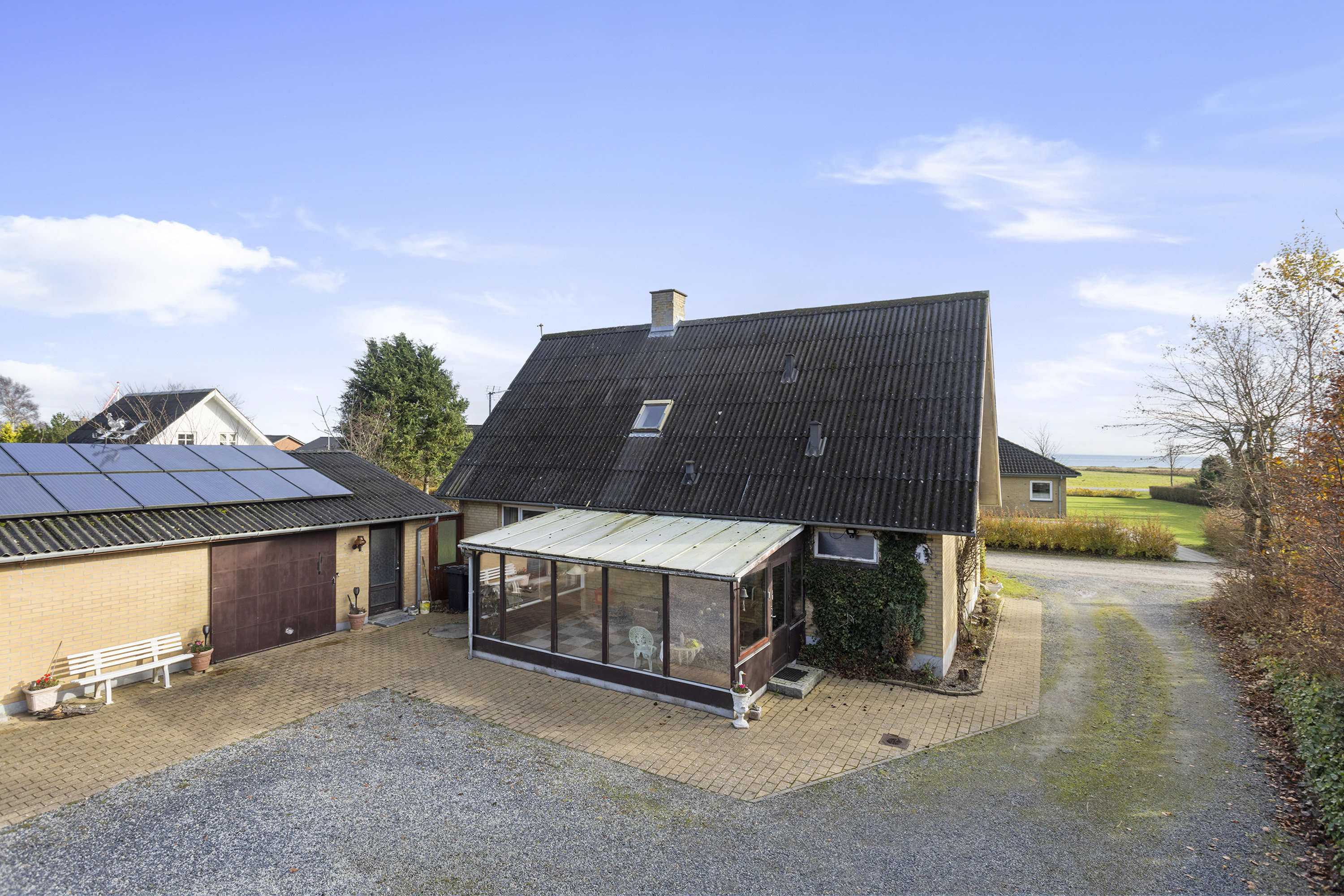 Fremhævet facade billede i fuldskærmstilstand. Billede af Åhavevej 26, Voerså, 9300 Sæby