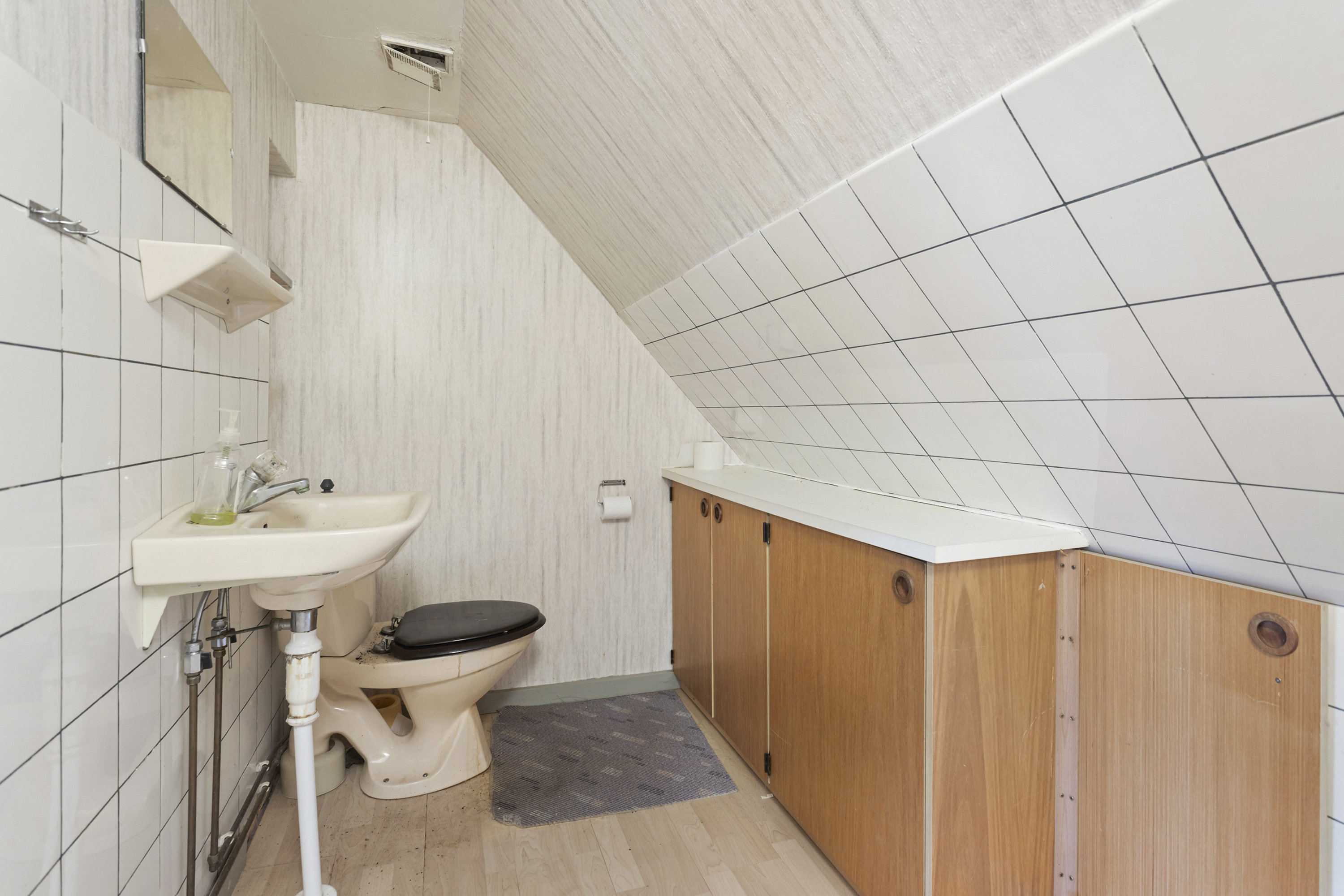 Fremhævet toilet billede i fuldskærmstilstand. Billede af Åhavevej 26, Voerså, 9300 Sæby