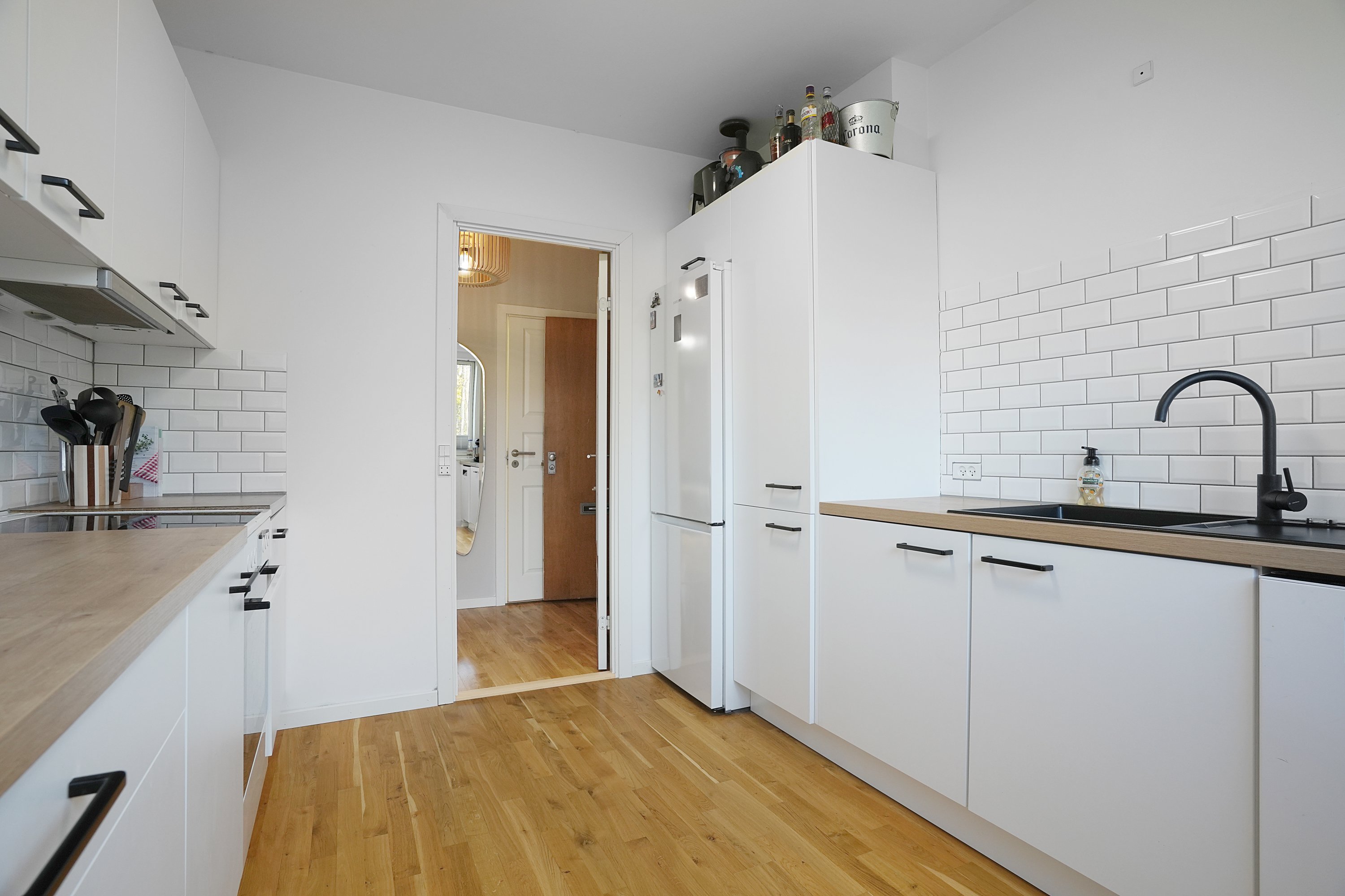 Fremhævet køkken billede i fuldskærmstilstand. Billede af Parken 7, 1. tv., 3480 Fredensborg