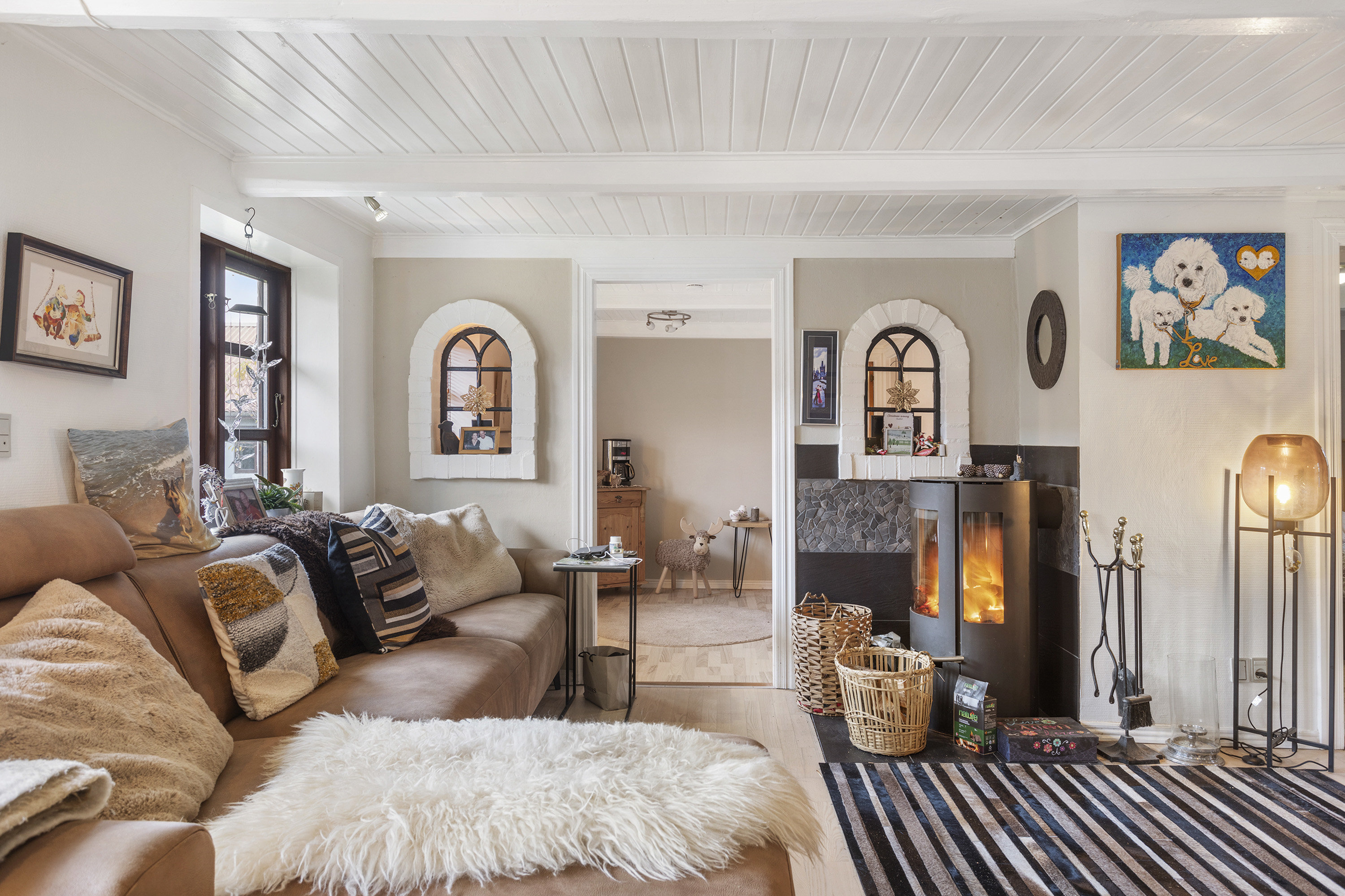 Fremhævet stue billede i fuldskærmstilstand. Billede af Lyngsaafælledvej 11, Lyngså, 9300 Sæby