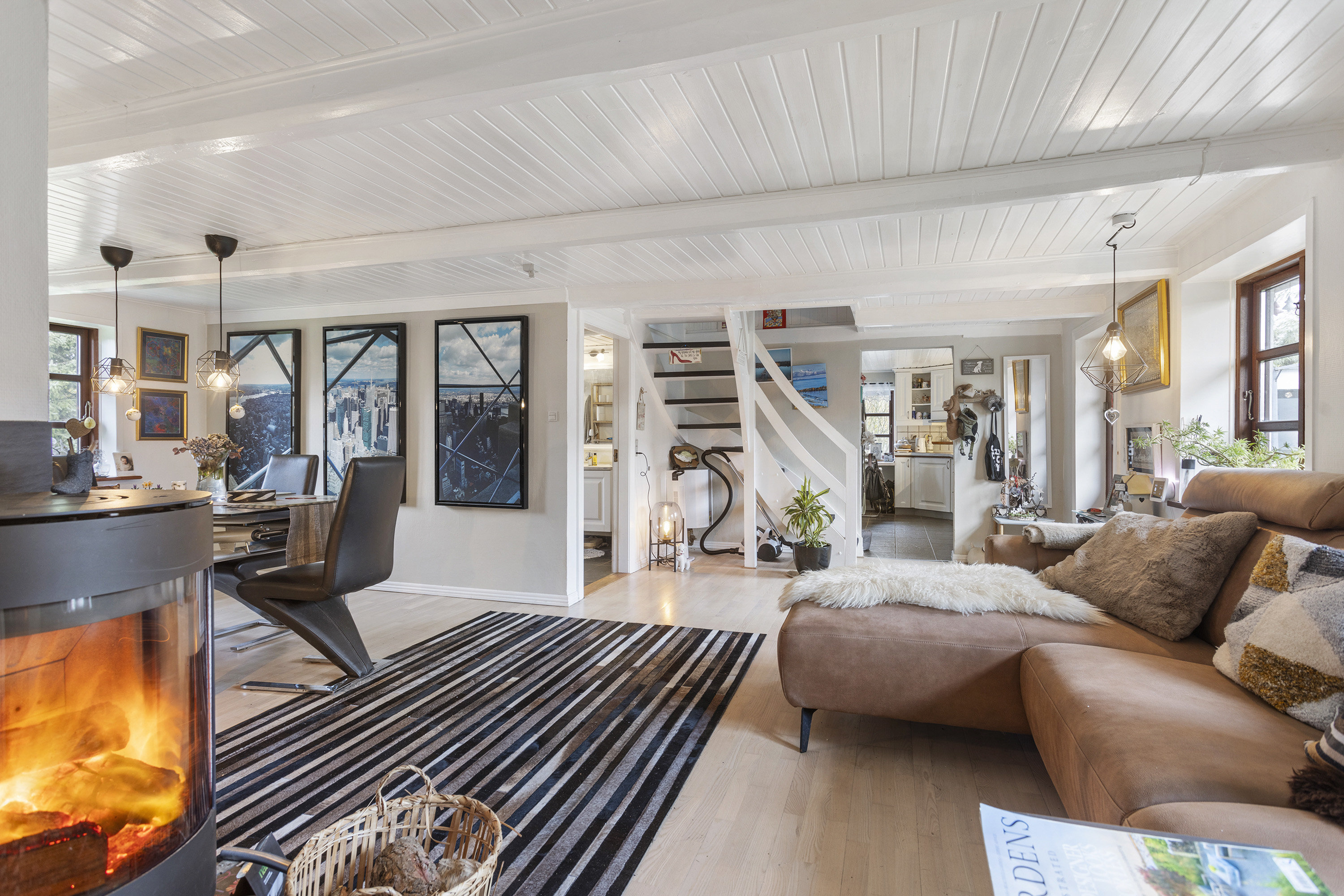 Fremhævet stue billede i fuldskærmstilstand. Billede af Lyngsaafælledvej 11, Lyngså, 9300 Sæby