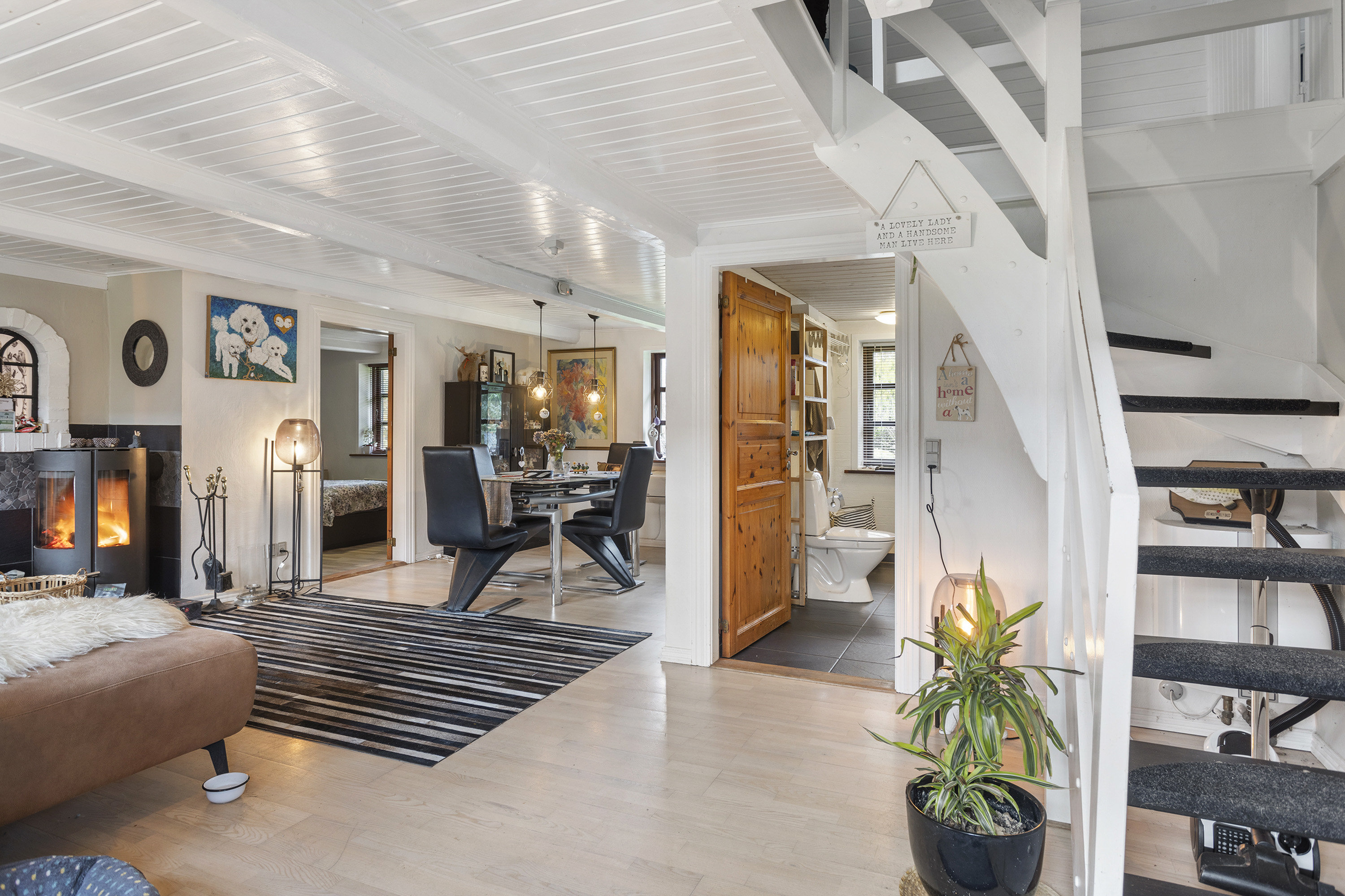 Fremhævet stue billede i fuldskærmstilstand. Billede af Lyngsaafælledvej 11, Lyngså, 9300 Sæby