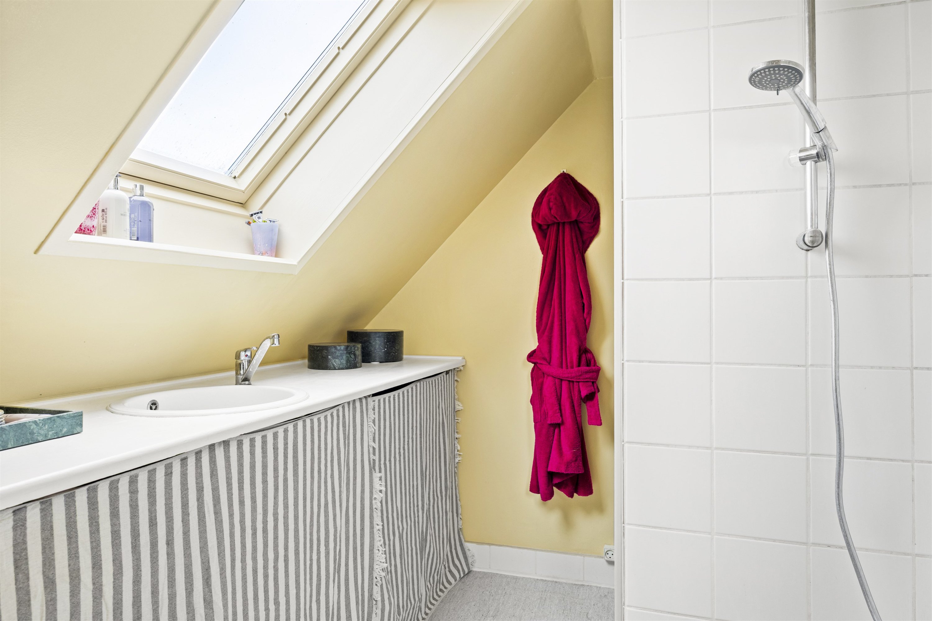 Fremhævet andet billede i fuldskærmstilstand. Billede af Kildeskovsvej 82, 2., 2820 Gentofte