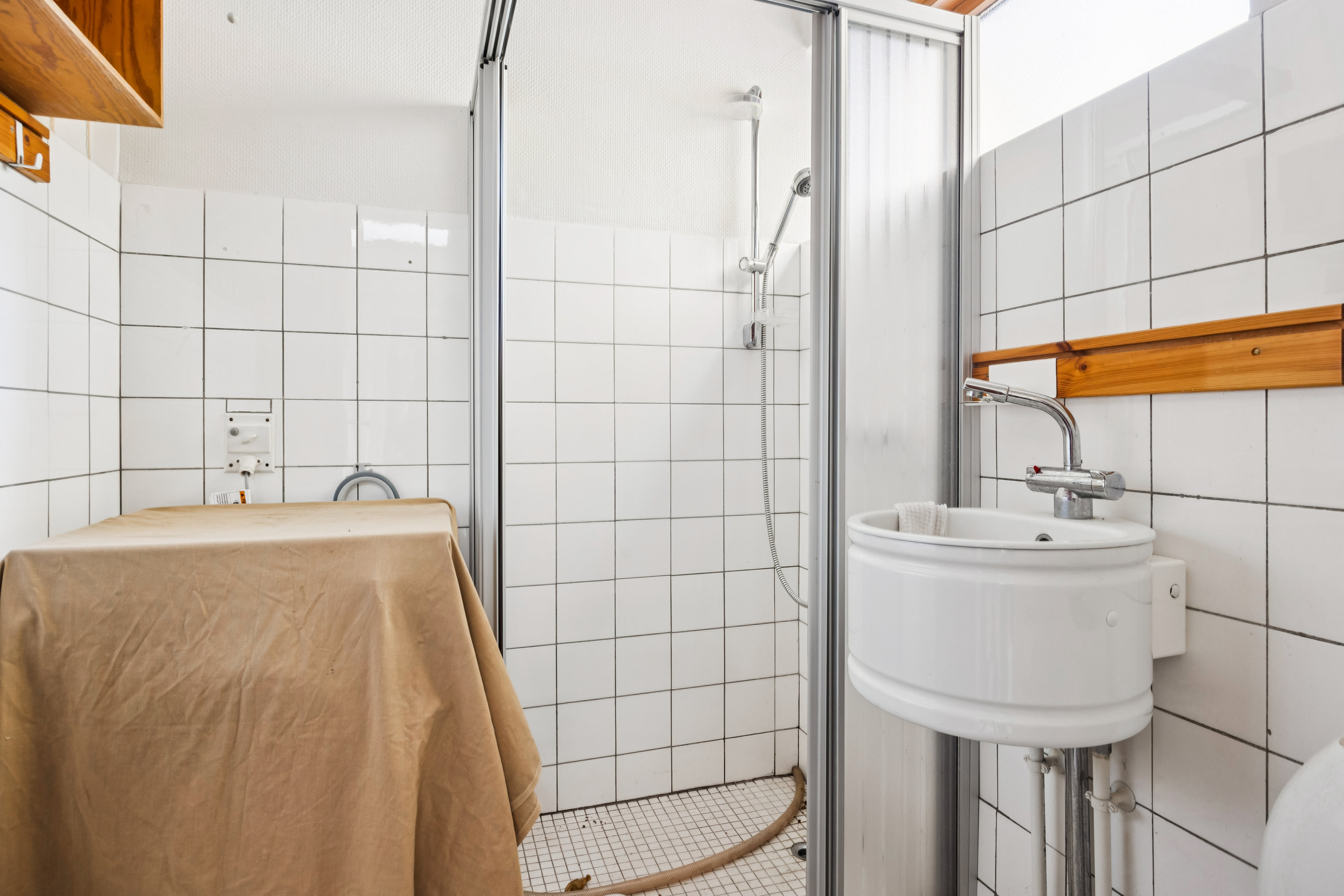 Fremhævet badeværelse billede i fuldskærmstilstand. Billede af Drøvten 41, 9310 Vodskov