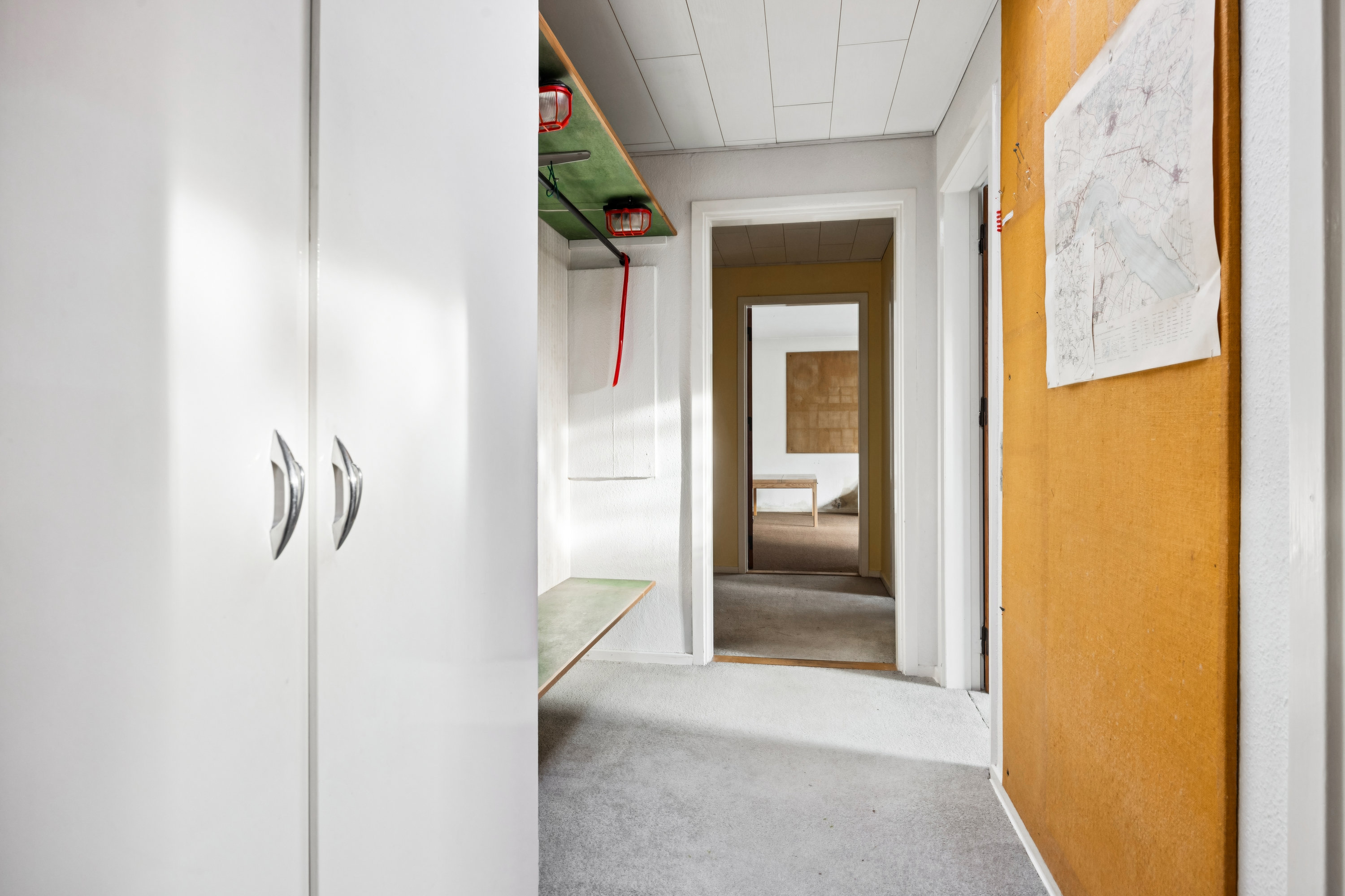 Fremhævet gang billede i fuldskærmstilstand. Billede af Drøvten 41, 9310 Vodskov