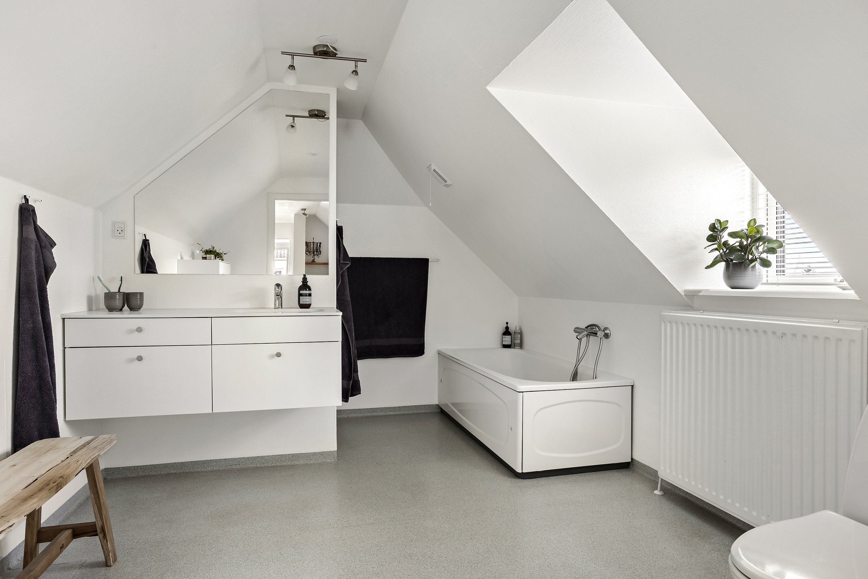 Fremhævet badeværelse billede i fuldskærmstilstand. Billede af Storegade 66, 6560 Sommersted