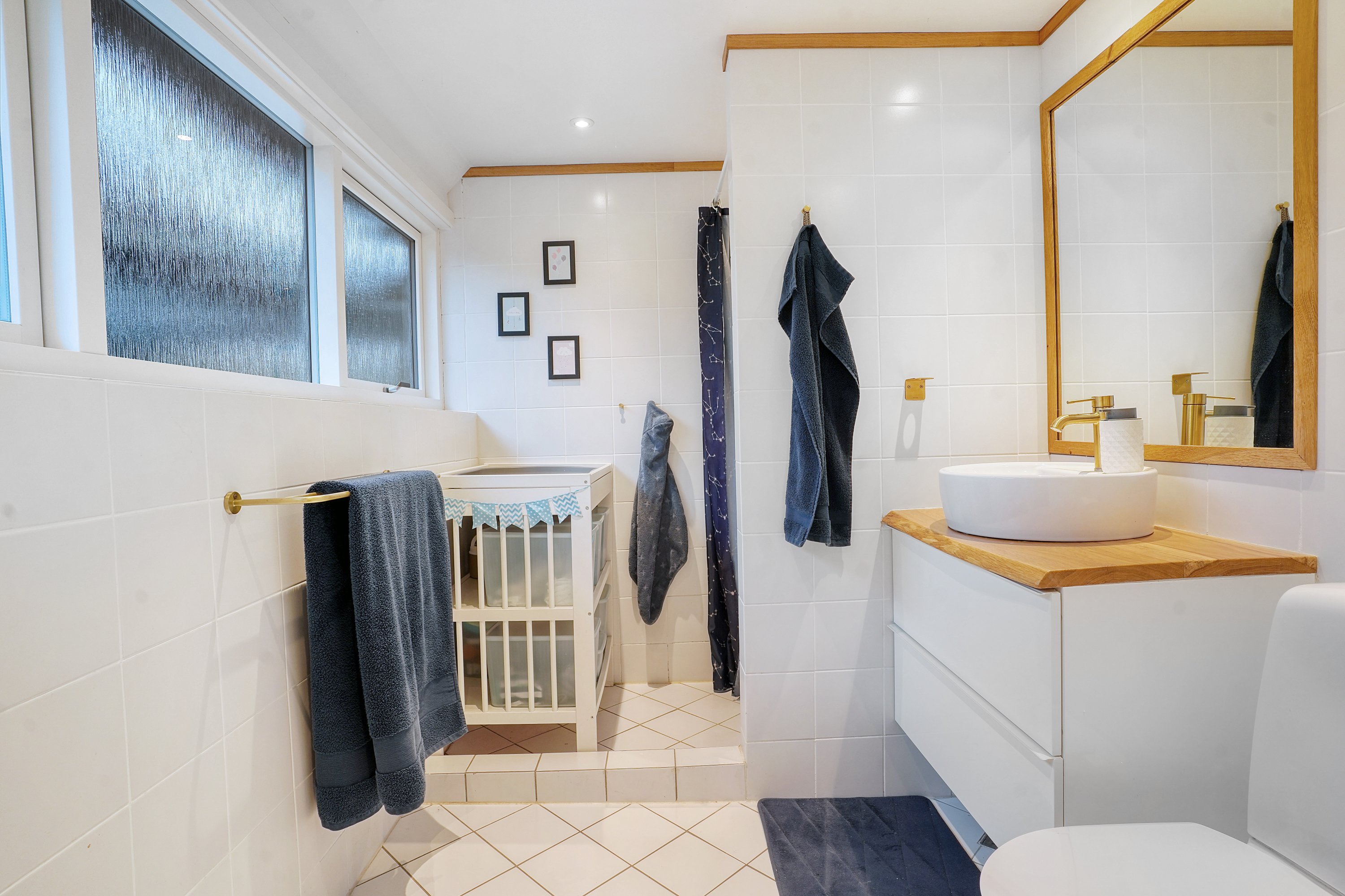 Fremhævet badeværelse billede i fuldskærmstilstand. Billede af Nordvangsvej 11, 3500 Værløse