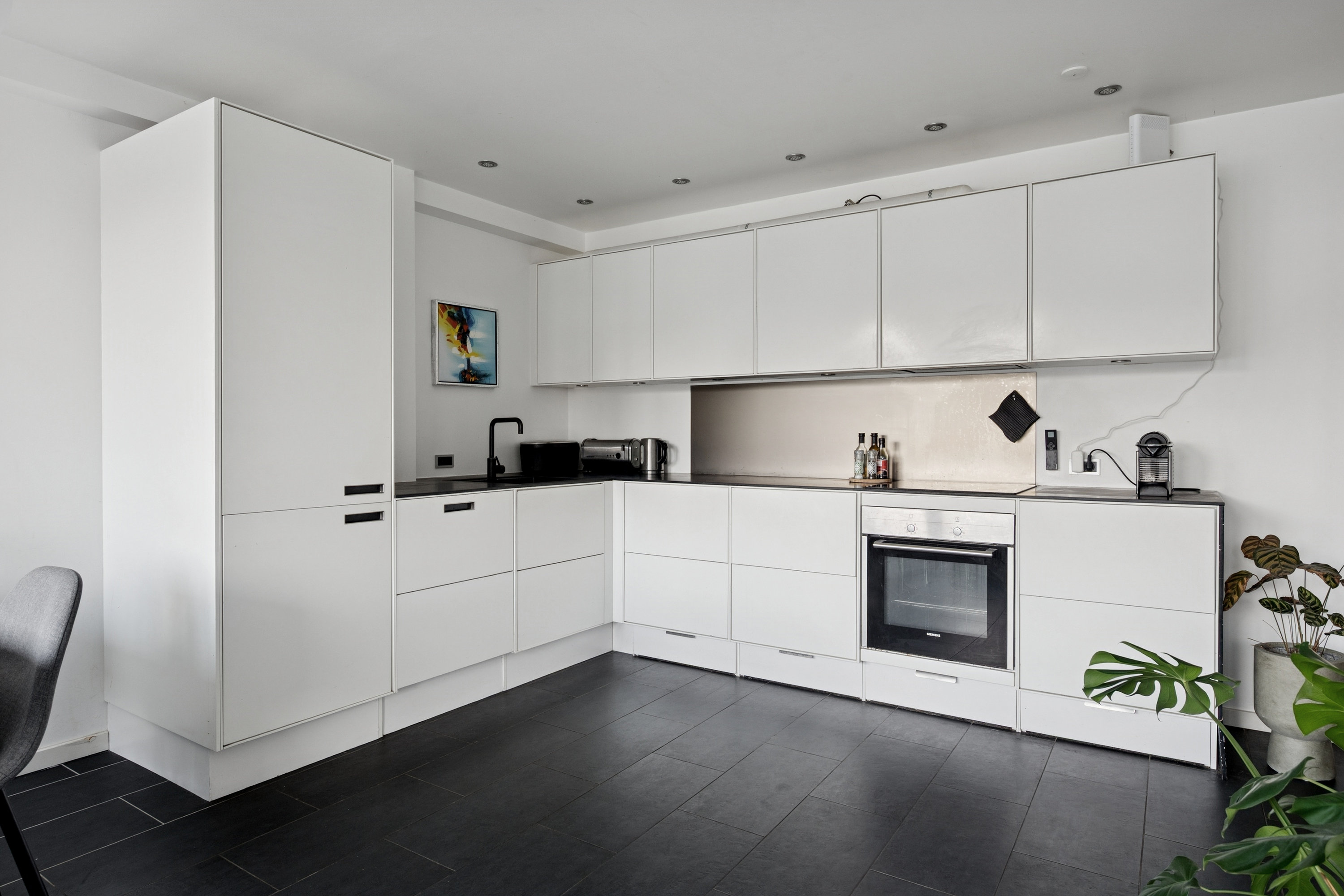 Fremhævet køkken billede i fuldskærmstilstand. Billede af Frederikssundsvej 50, 1. 9., 2400 København NV