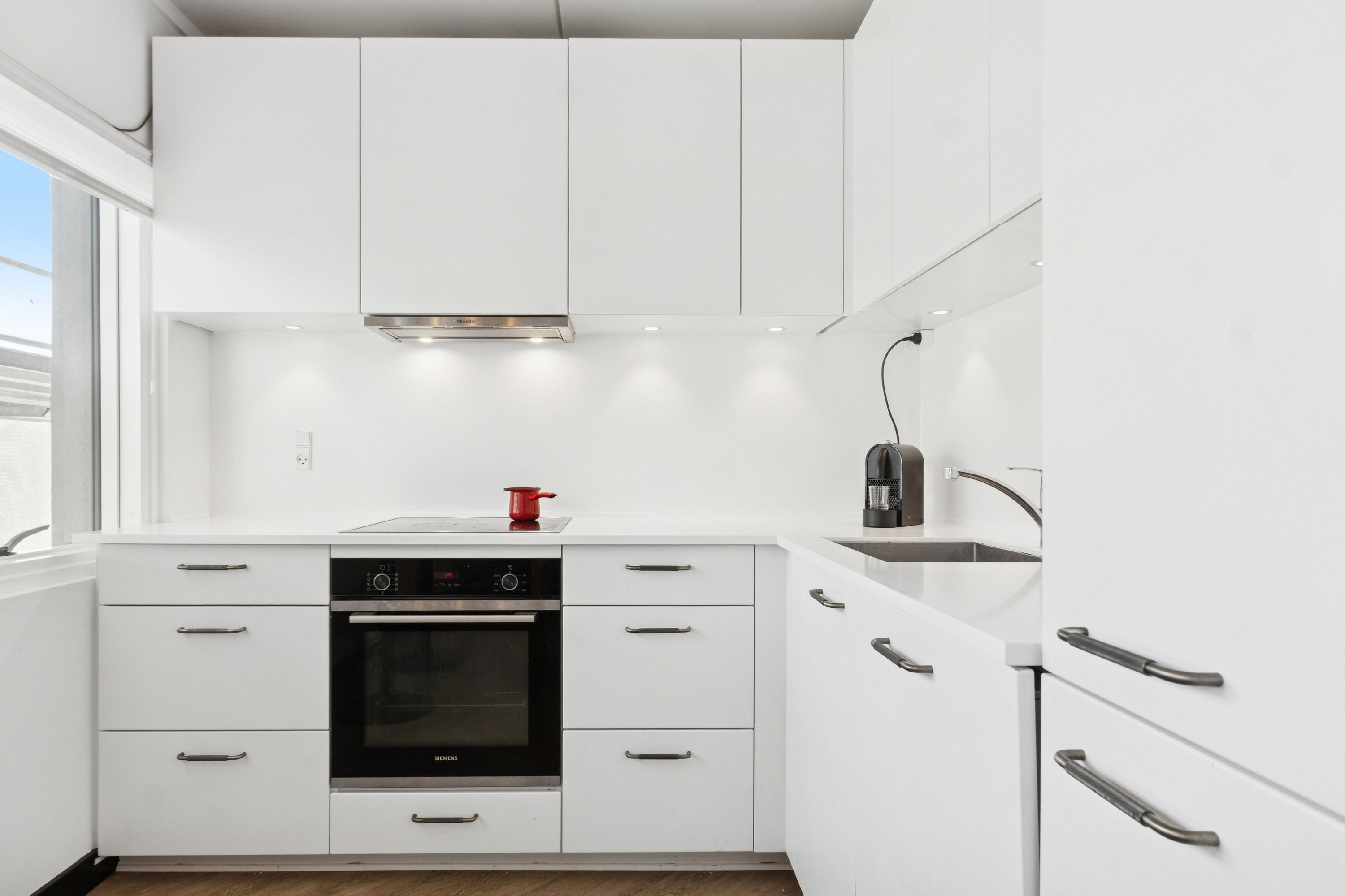 Fremhævet køkken billede i fuldskærmstilstand. Billede af Topperne 32, 2. 22., 2620 Albertslund