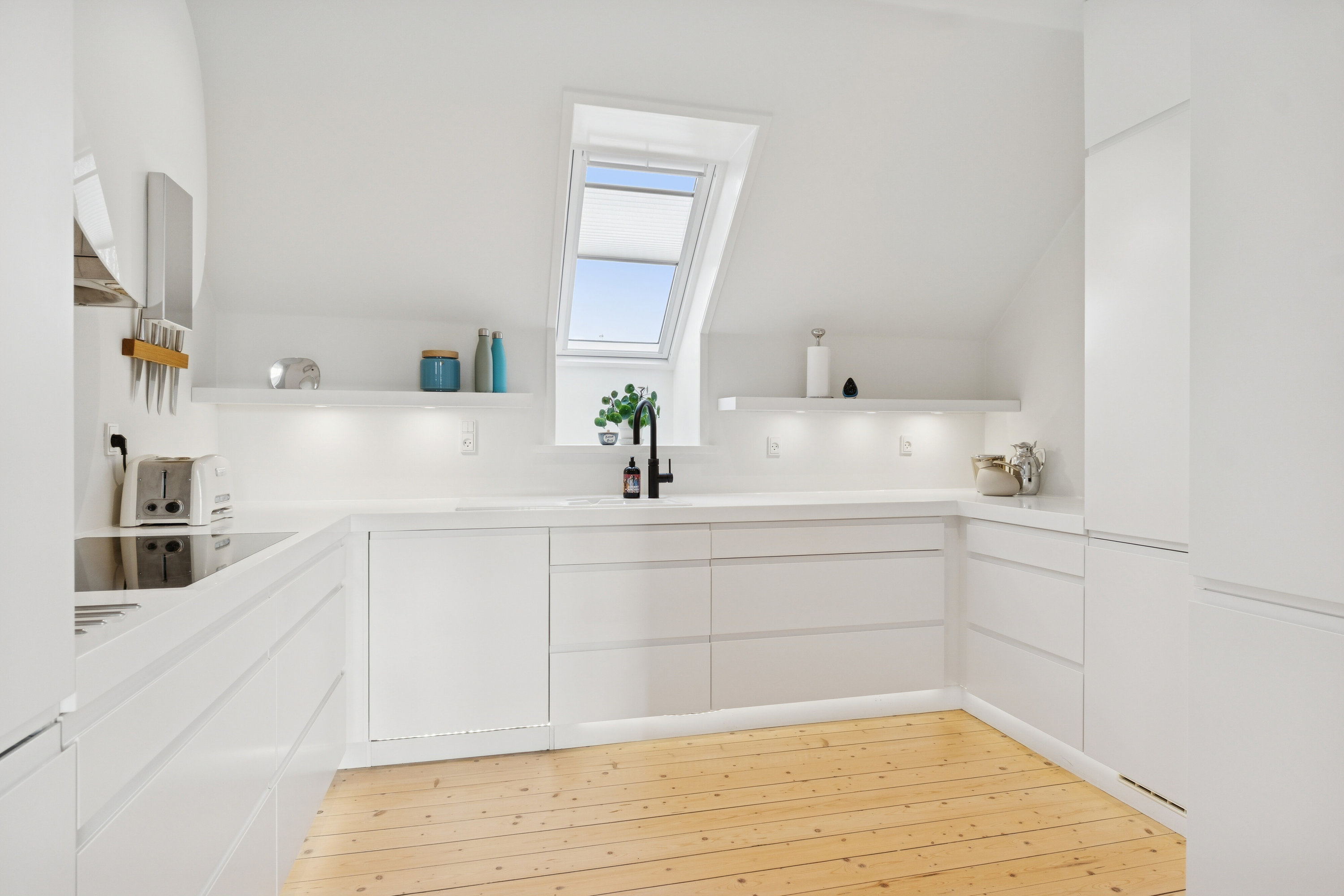 Fremhævet køkken billede i fuldskærmstilstand. Billede af Vestergade 3B, 2., 9800 Hjørring