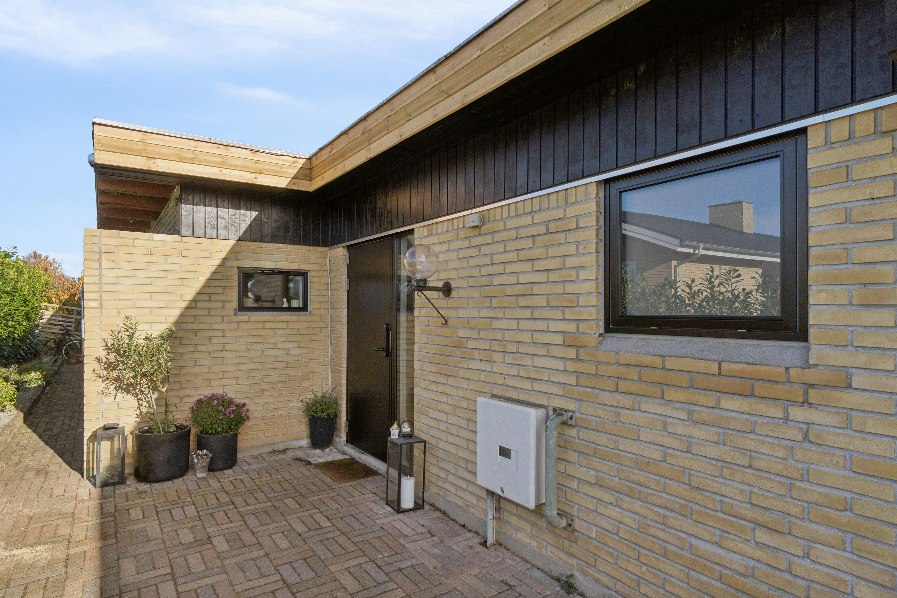 Fremhævet set fra vejen billede i fuldskærmstilstand. Billede af Rytterbakken 12, 3650 Ølstykke