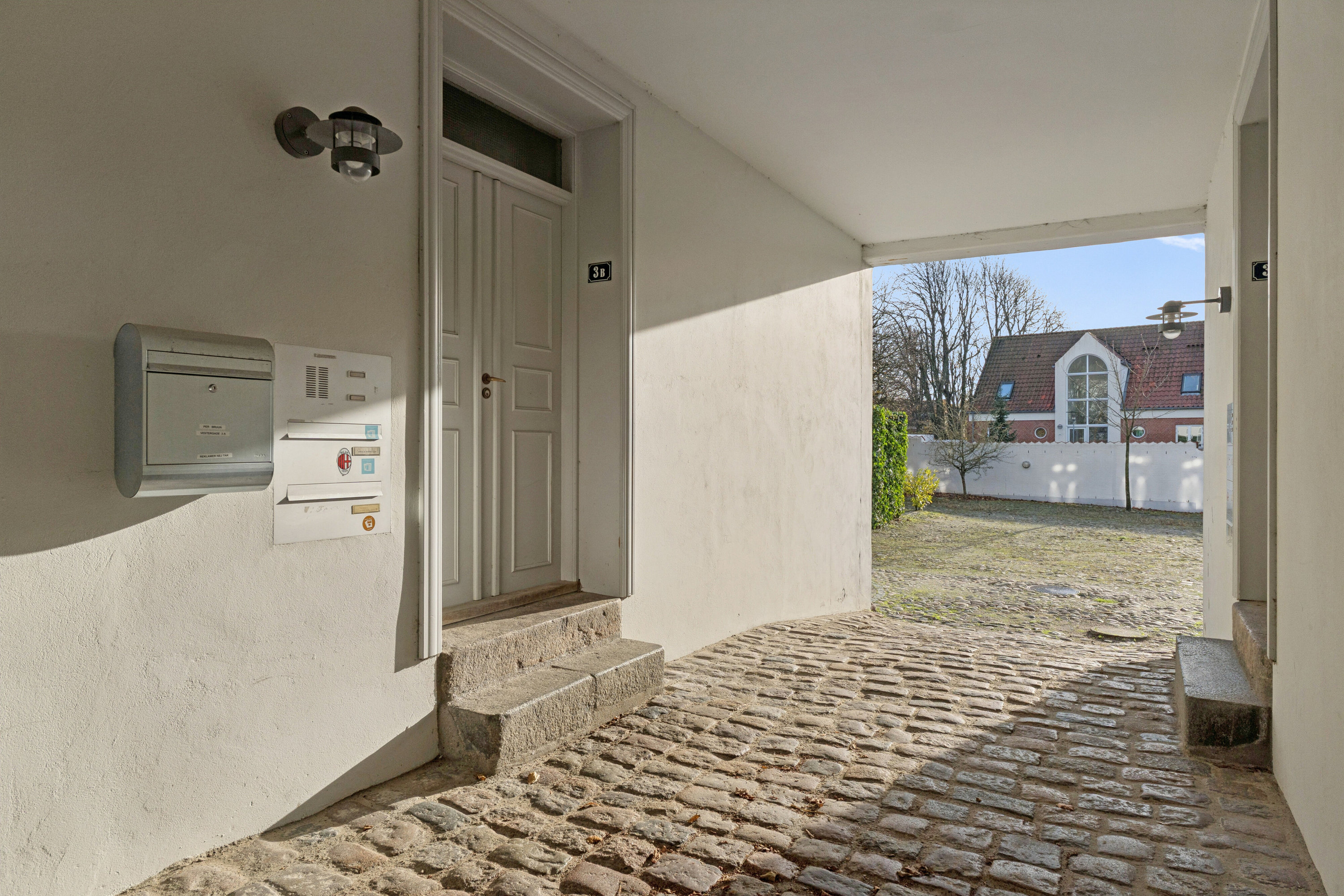 Fremhævet port billede i fuldskærmstilstand. Billede af Vestergade 3B, 2., 9800 Hjørring