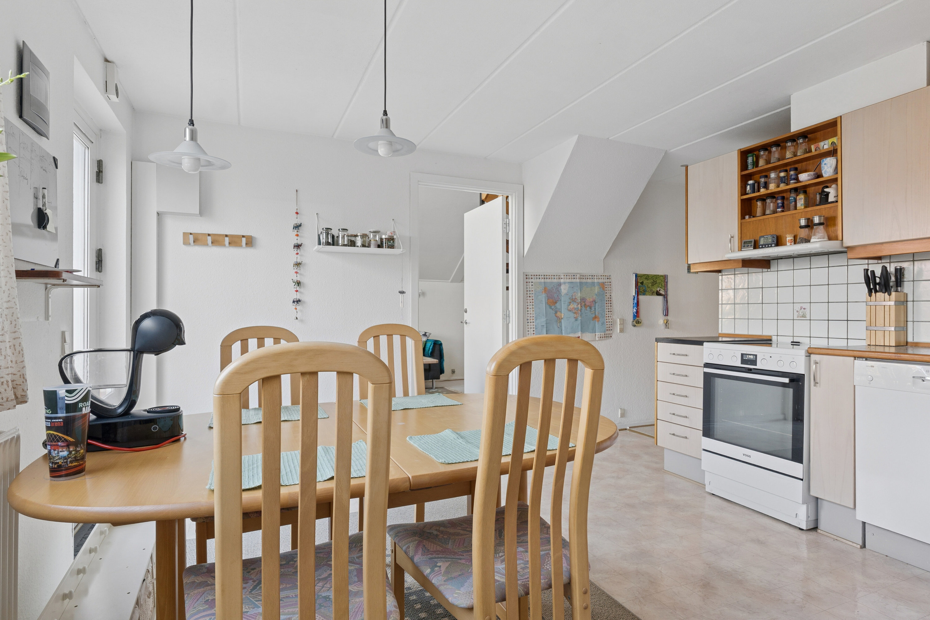 Fremhævet spisestue billede i fuldskærmstilstand. Billede af Gl. Vindingevej 236, 5800 Nyborg