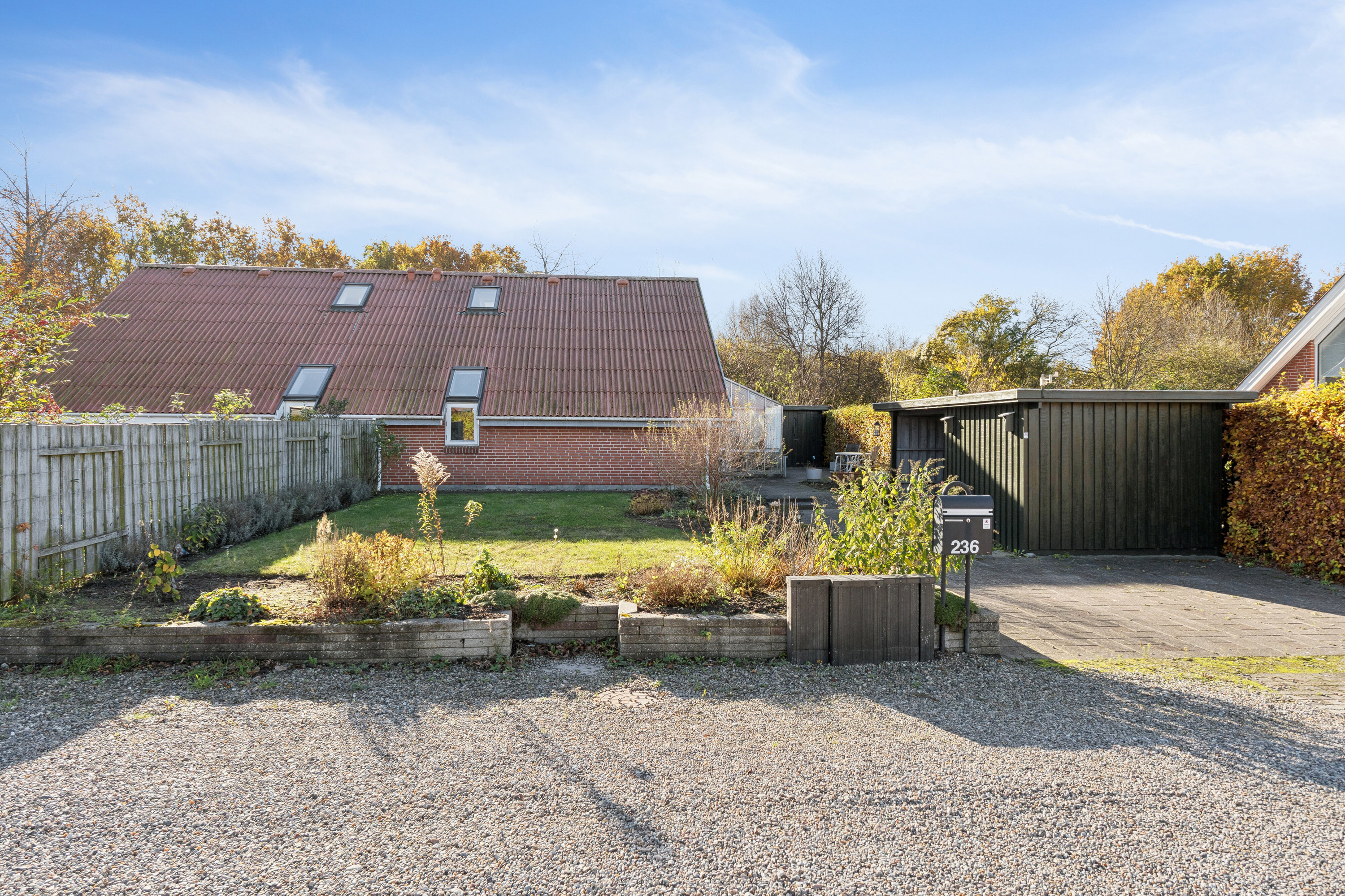 Fremhævet set fra vejen billede i fuldskærmstilstand. Billede af Gl. Vindingevej 236, 5800 Nyborg