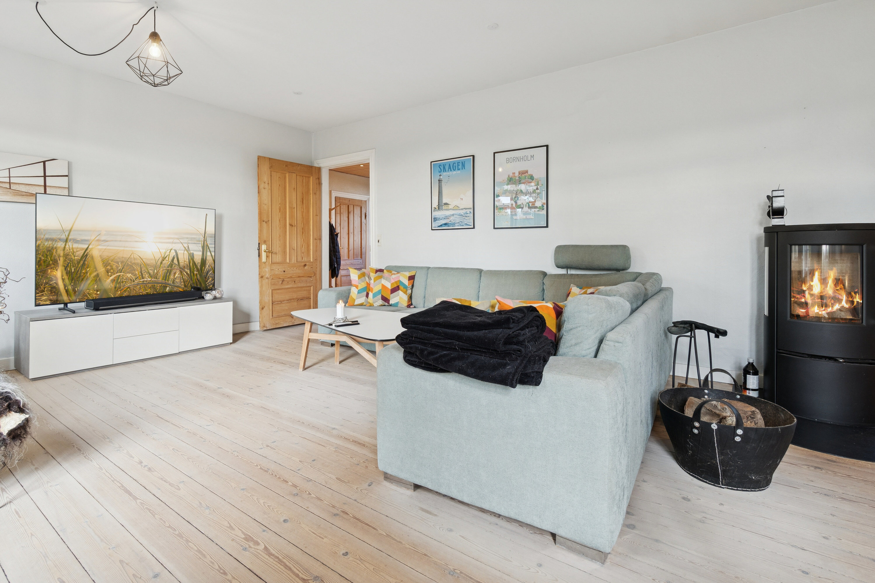 Fremhævet stue billede i fuldskærmstilstand. Billede af Østermarievej 14, Ibsker, 3740 Svaneke