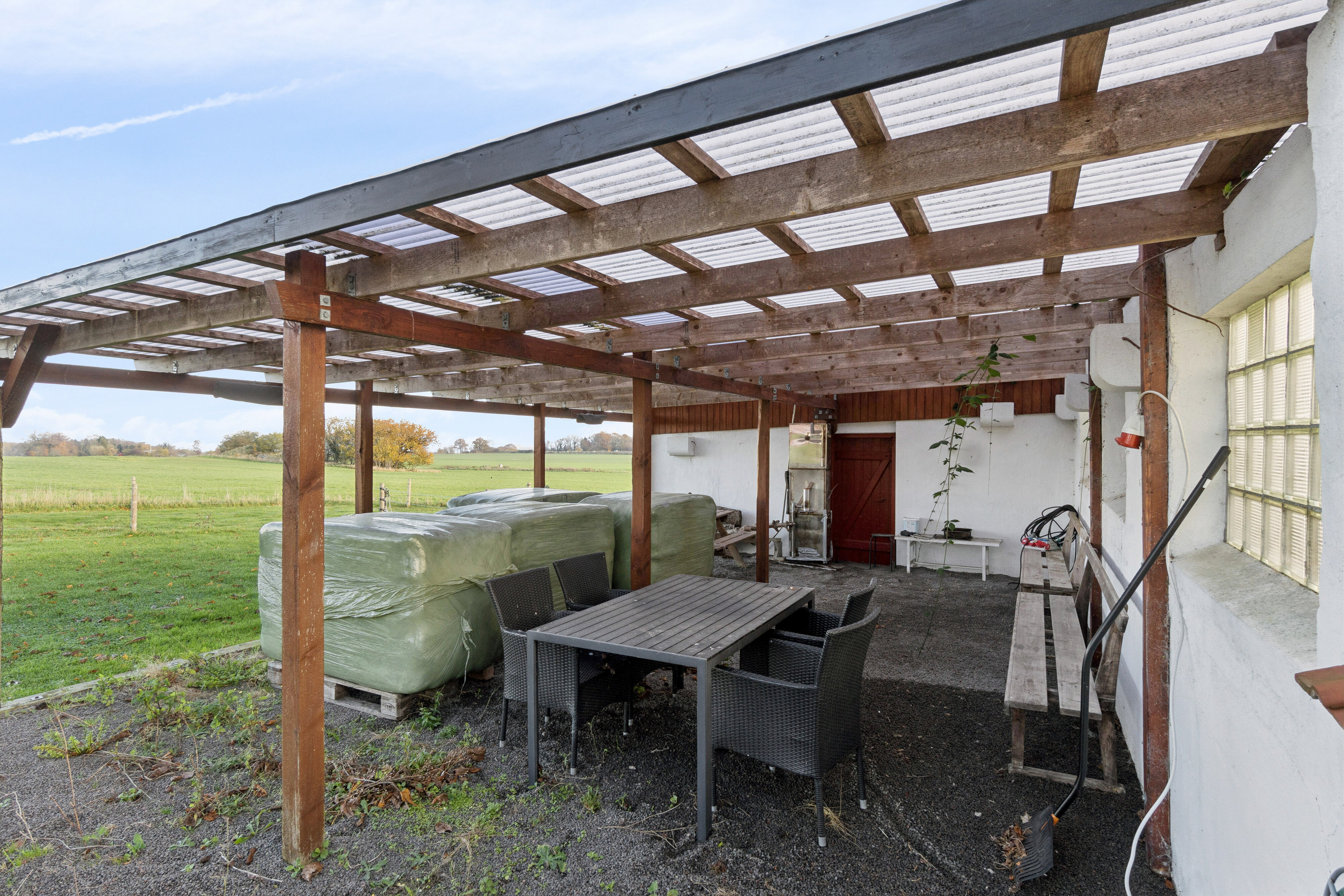 Fremhævet overdækket terrasse billede i fuldskærmstilstand. Billede af Østermarievej 14, Ibsker, 3740 Svaneke