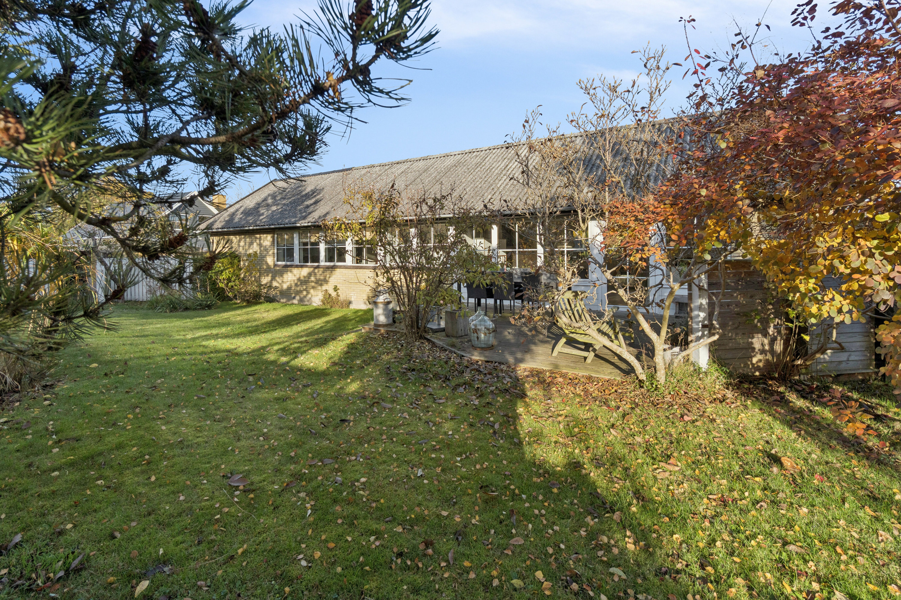 Fremhævet set fra haven billede i fuldskærmstilstand. Billede af Smallesund 97, Rønne, 3700 Rønne