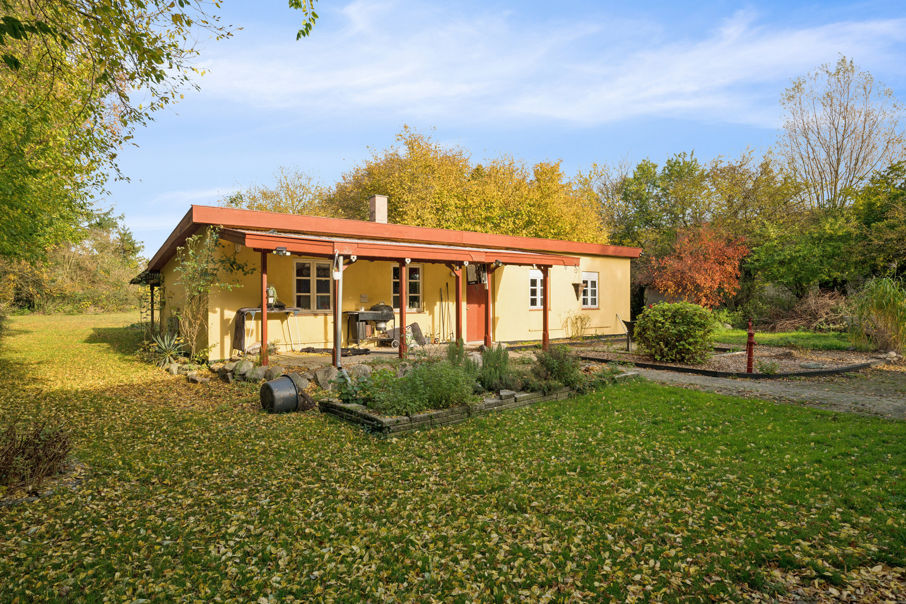 Miniaturebillede 1: set fra haven. Billede af Ørslevvej 243, 4735 Mern