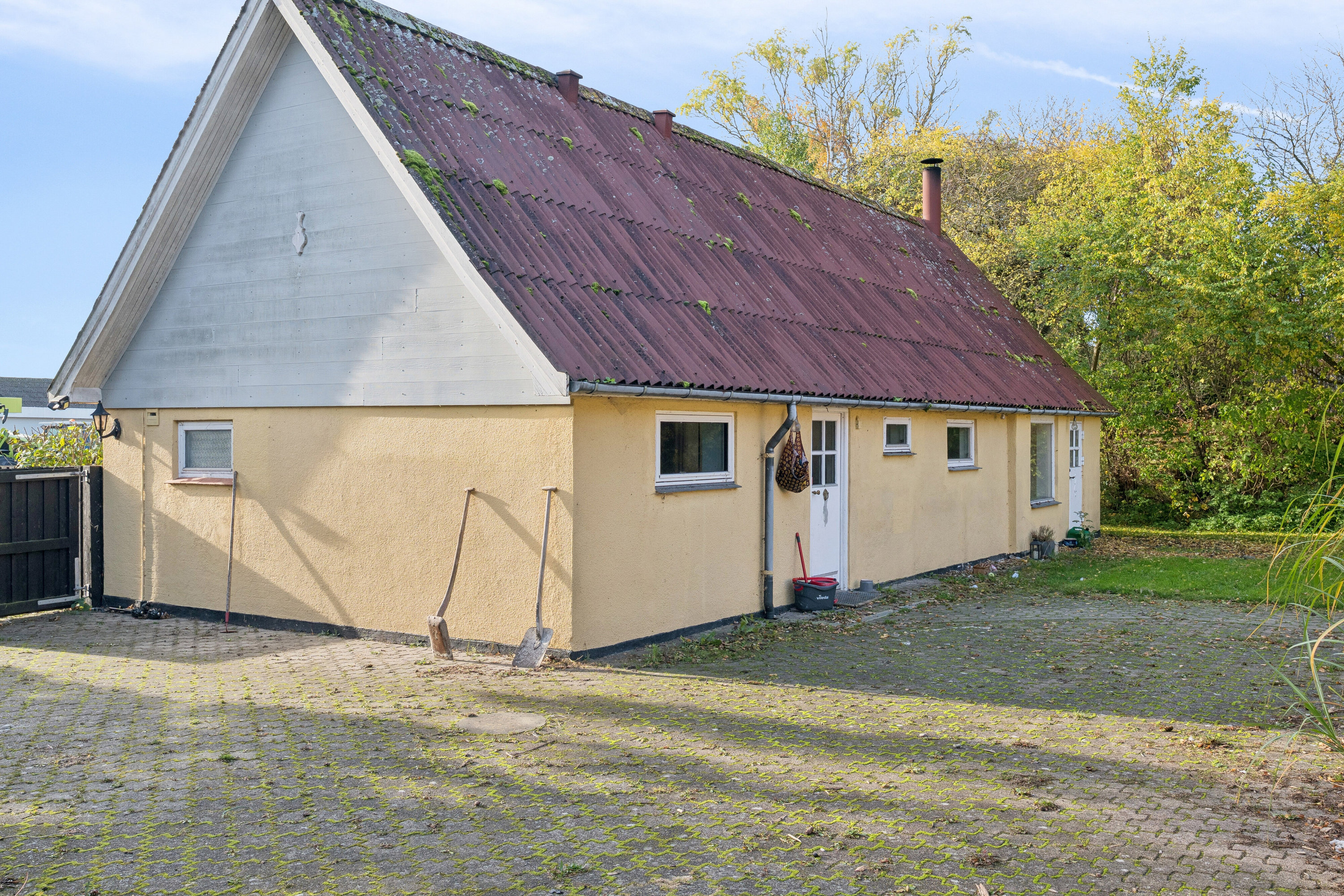 Fremhævet udendørs billede i fuldskærmstilstand. Billede af Ørslevvej 243, 4735 Mern