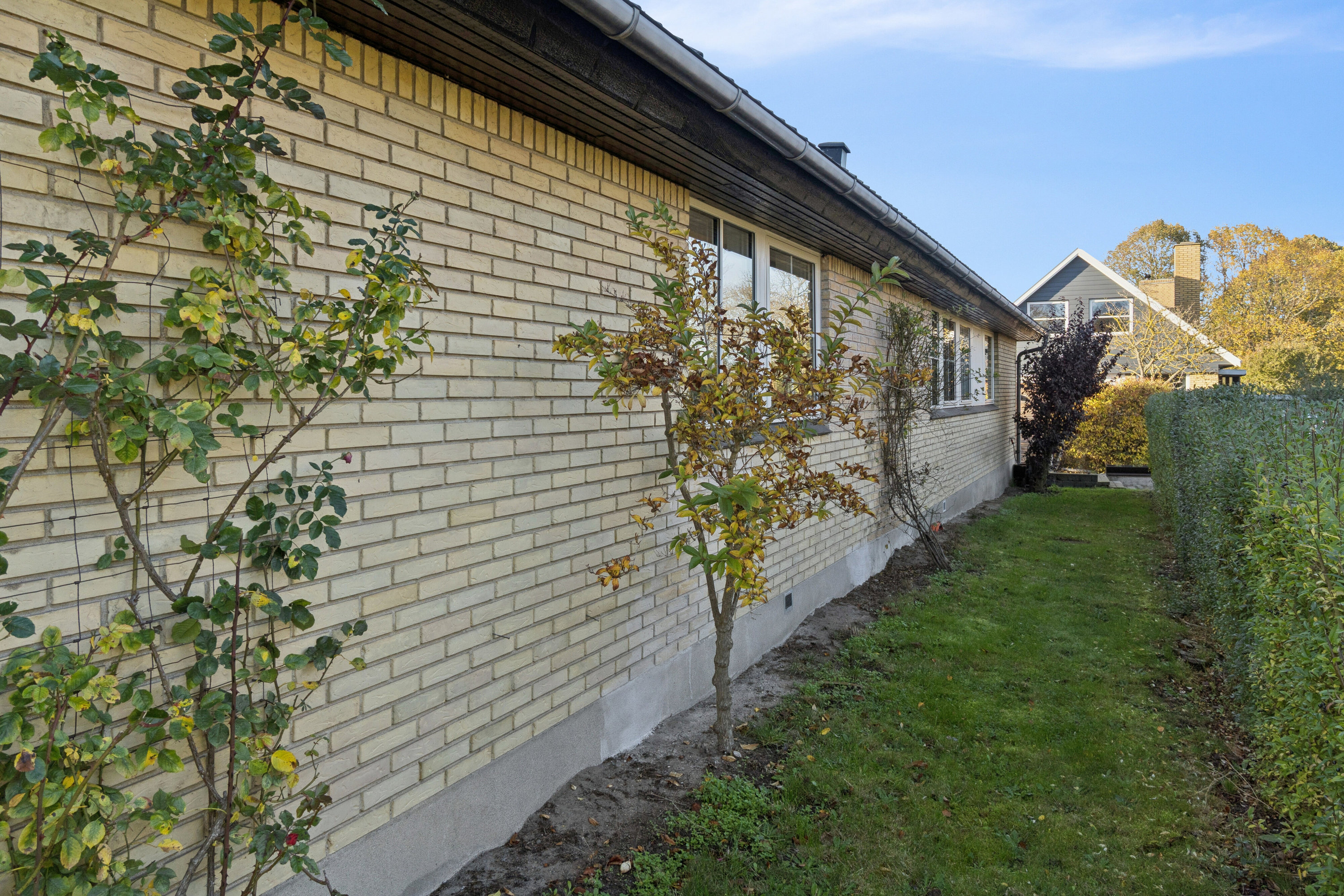 Fremhævet udendørs billede i fuldskærmstilstand. Billede af Smallesund 97, Rønne, 3700 Rønne