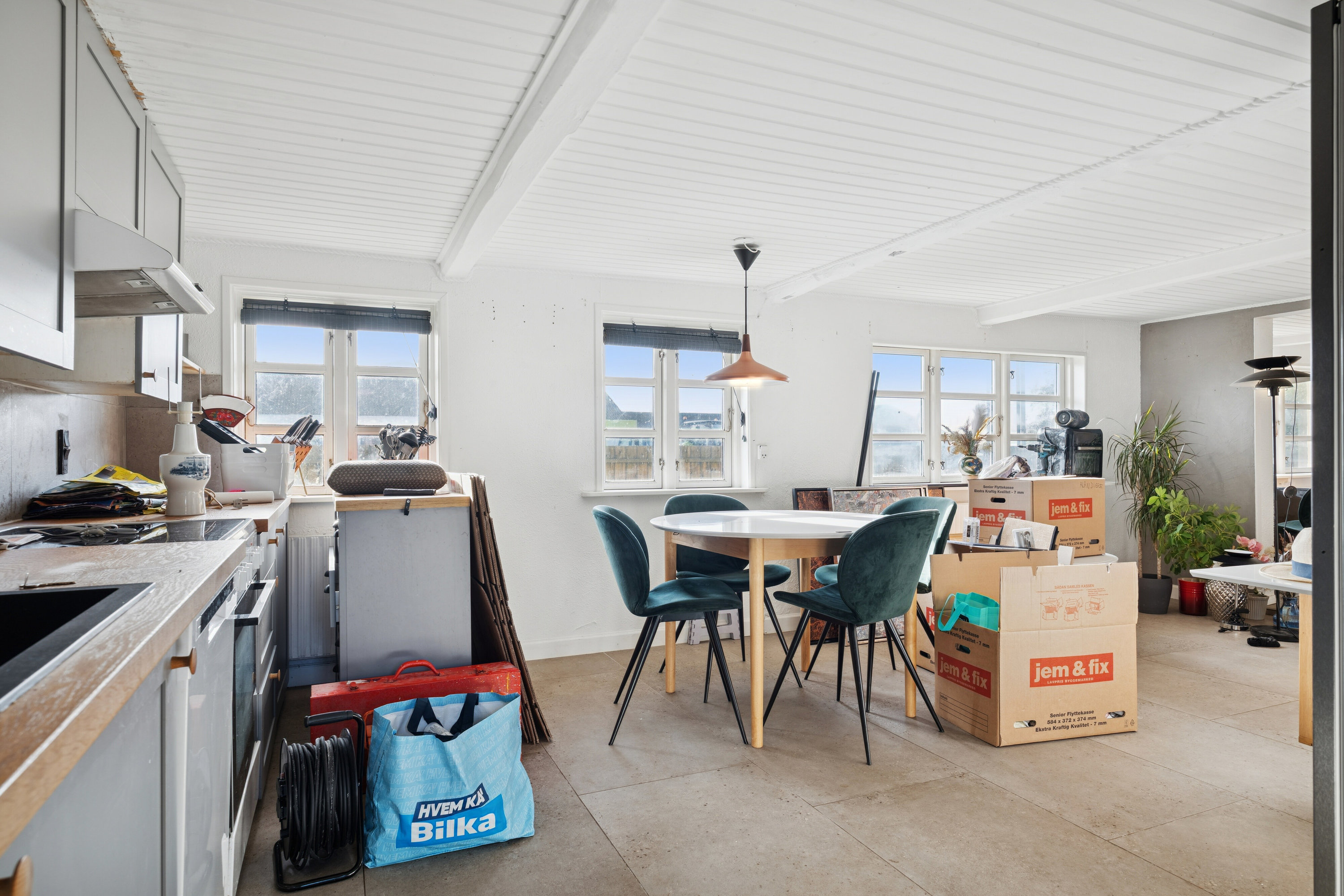 Fremhævet køkken billede i fuldskærmstilstand. Billede af Ørslevvej 243, 4735 Mern