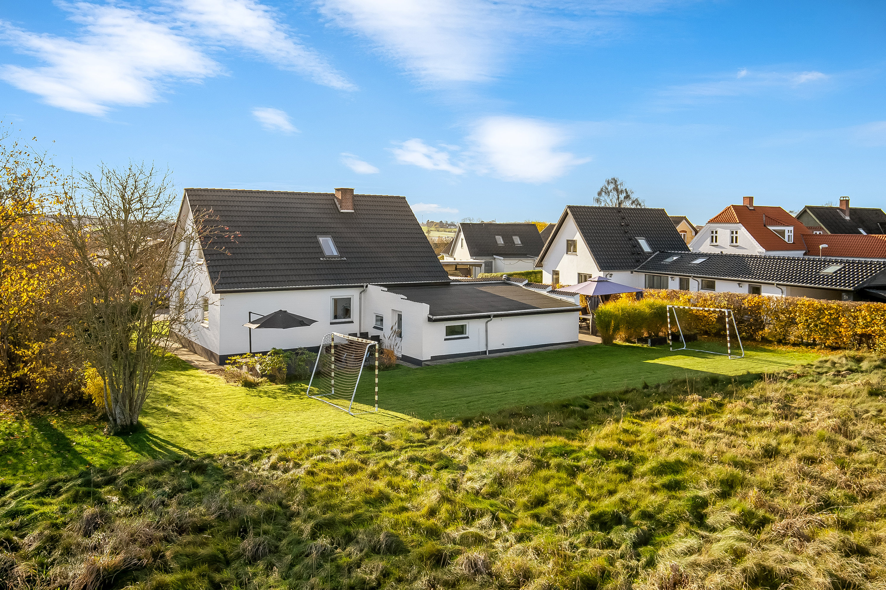 Fremhævet mastefoto billede i fuldskærmstilstand. Billede af Solskovvej 19, Hornstrup Mølleby, 7100 Vejle