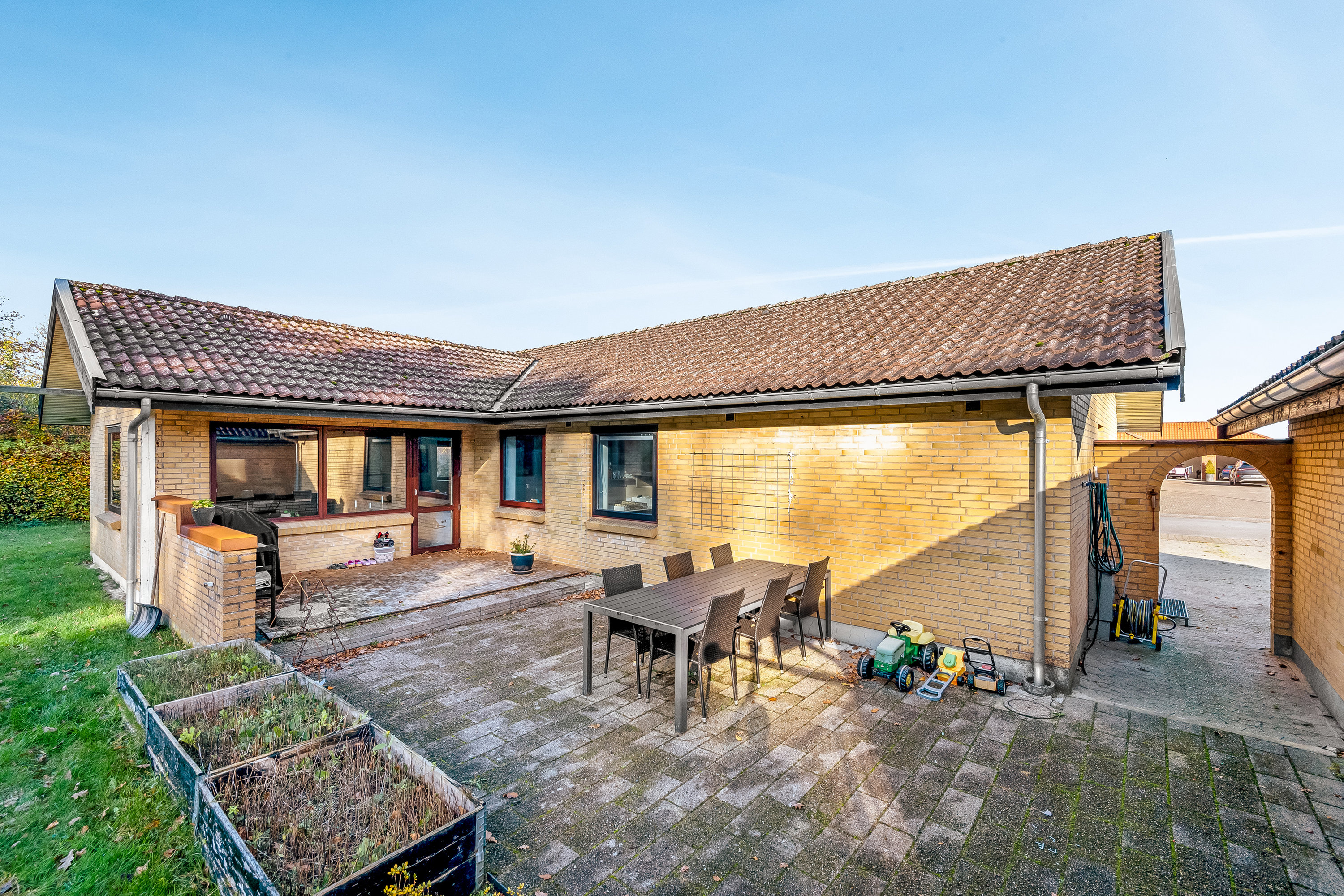 Fremhævet terrasse billede i fuldskærmstilstand. Billede af Aaparken 18, 6240 Løgumkloster