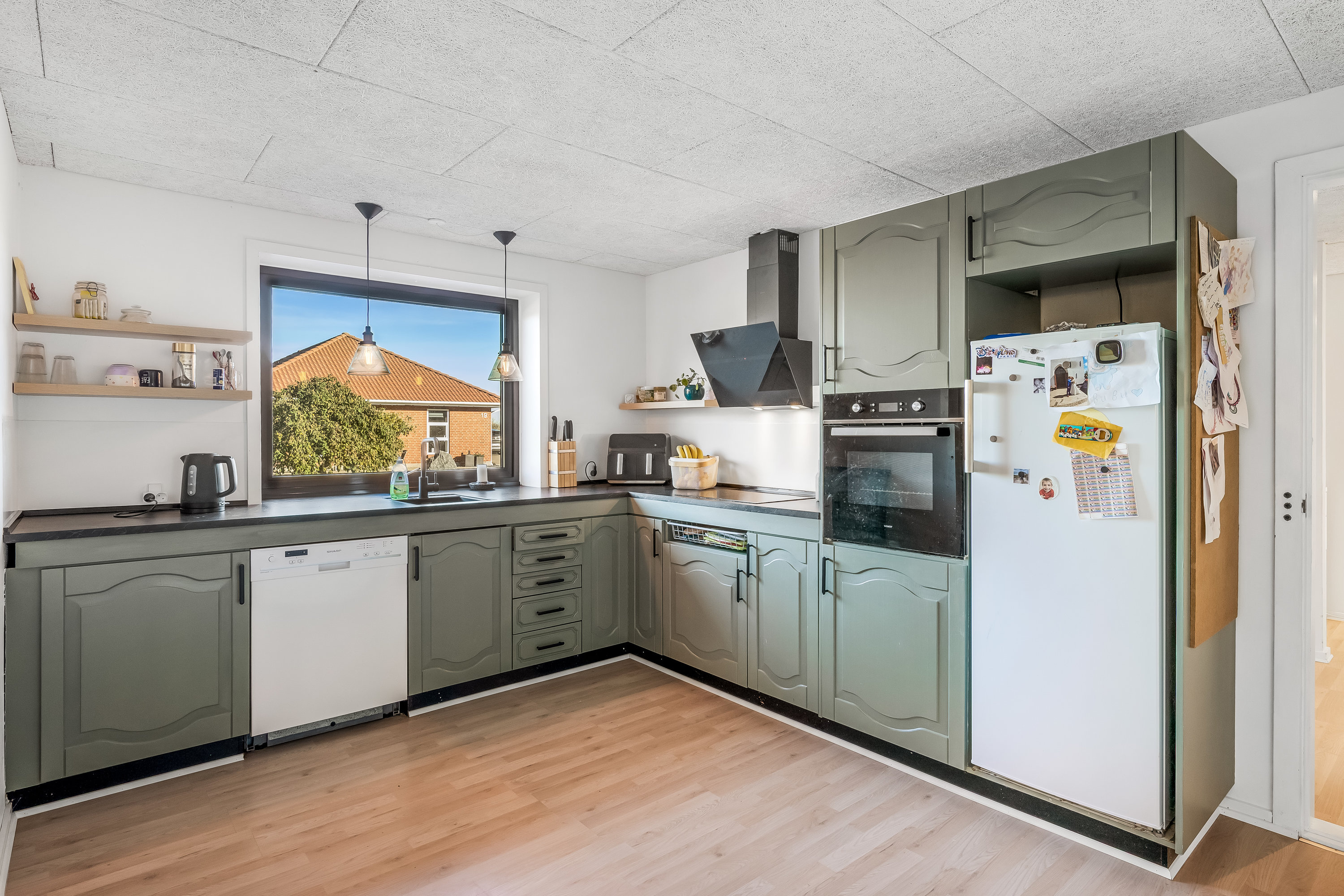 Fremhævet køkken billede i fuldskærmstilstand. Billede af Aaparken 18, 6240 Løgumkloster