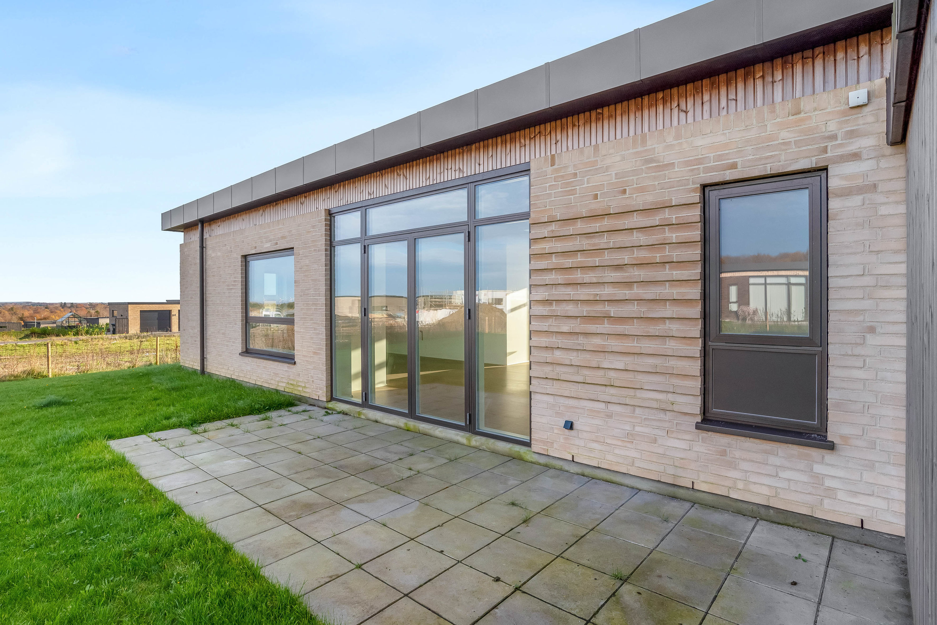 Fremhævet terrasse billede i fuldskærmstilstand. Billede af Under Hylden 24, Halgårde, 7500 Holstebro